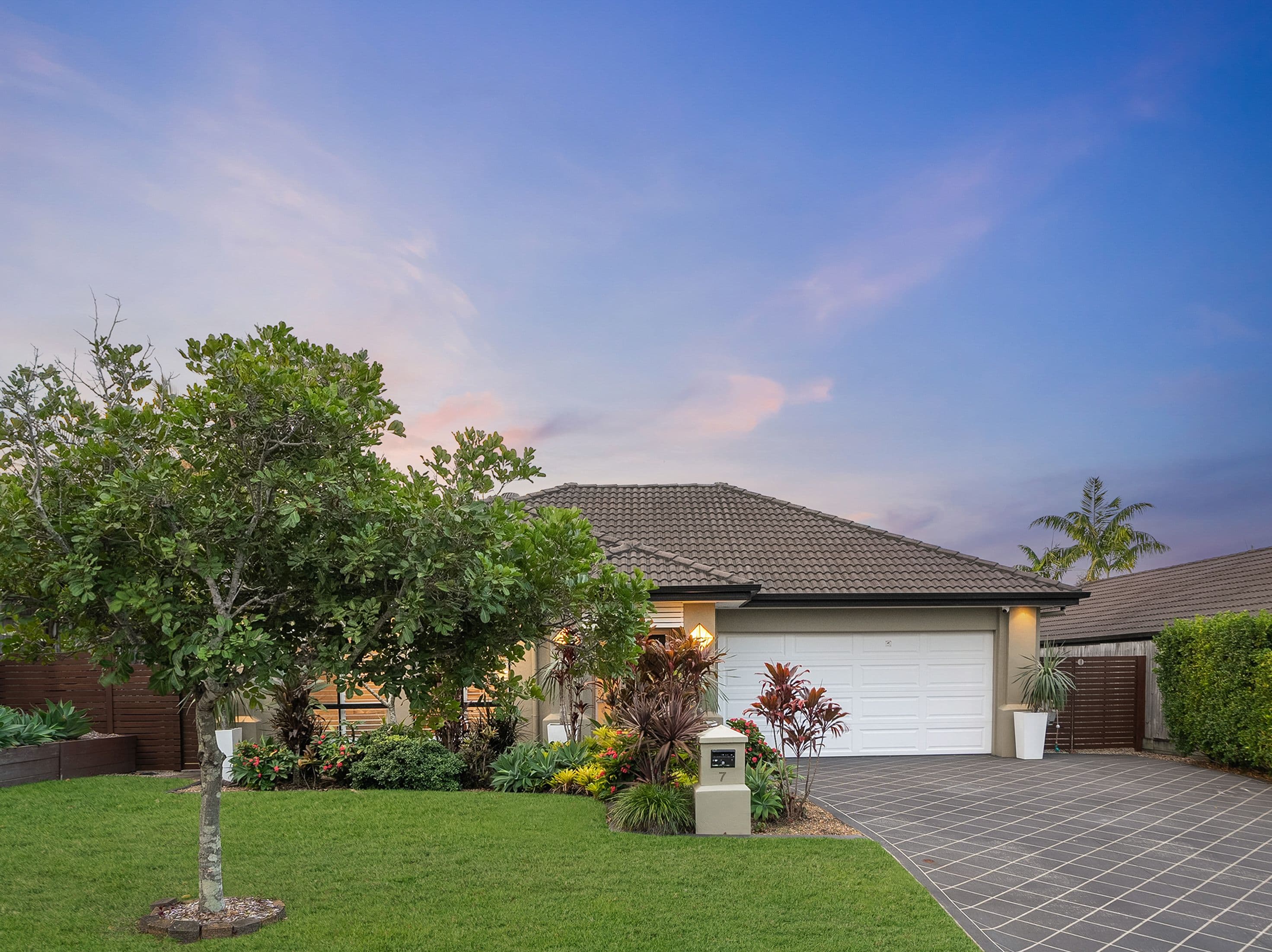 7 Millettia Close, North Lakes QLD 4509, North Lakes - Thumbnail 2
