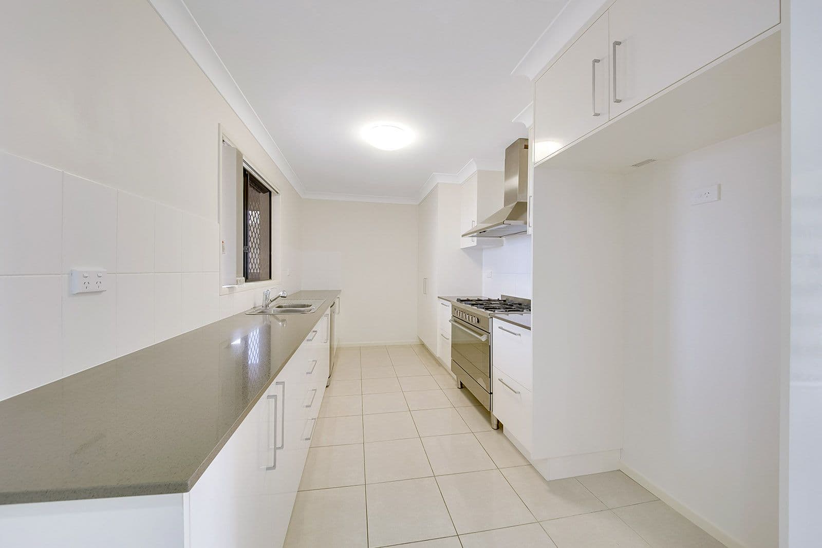 29 Briffney Street, Kirkwood QLD 4680, Kirkwood - Thumbnail 2