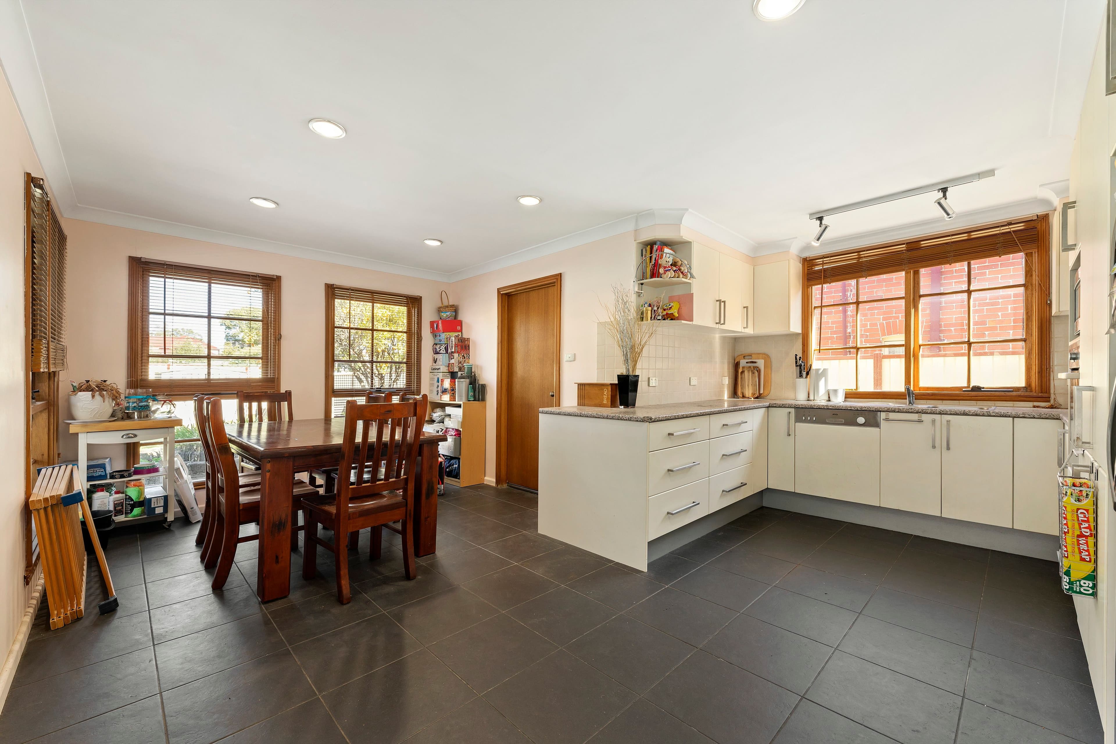 50 Davey Avenue, Oakleigh VIC 3166, Oakleigh - Thumbnail 2