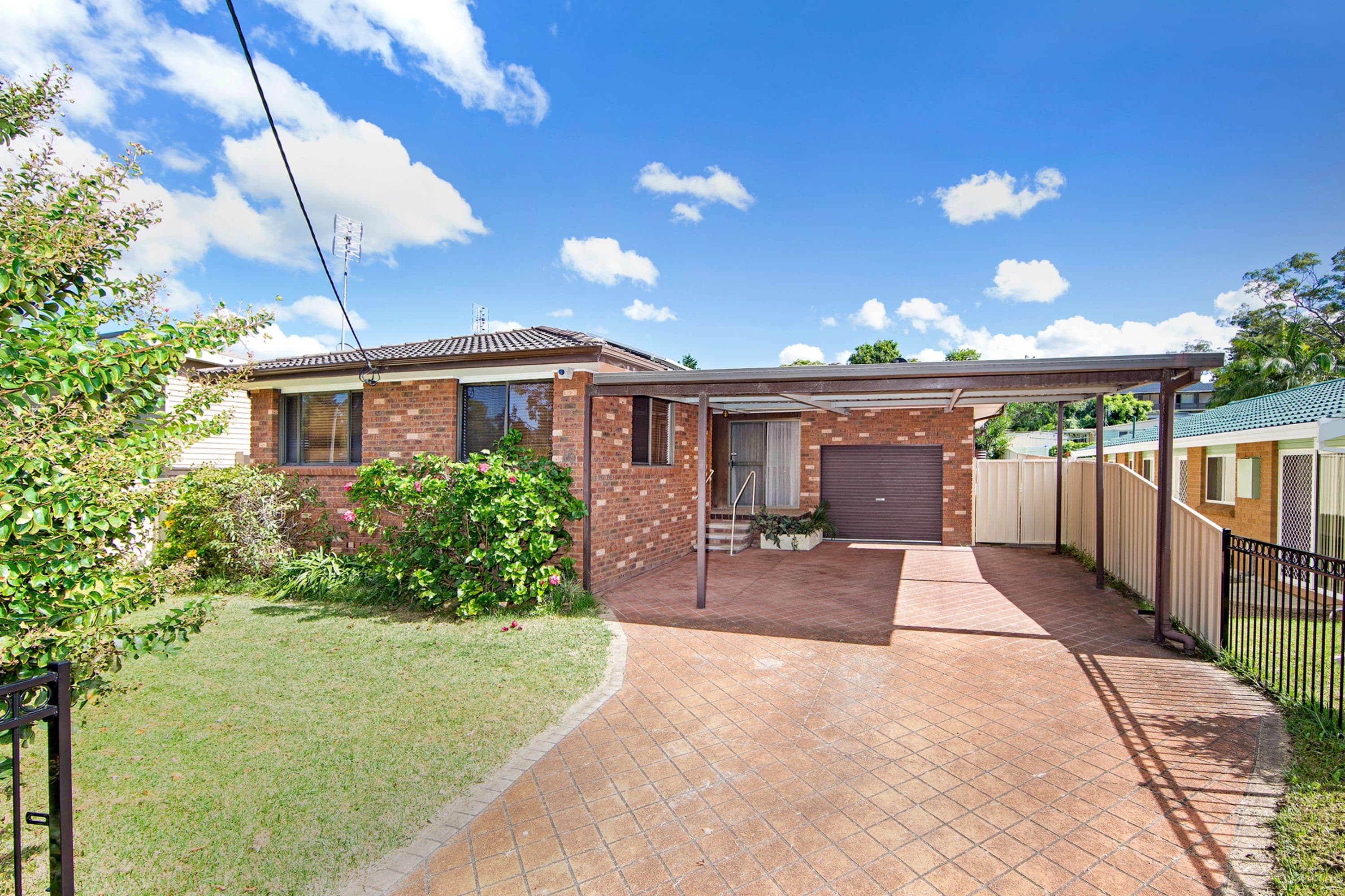 16 Delia Avenue, Budgewoi - Image 1