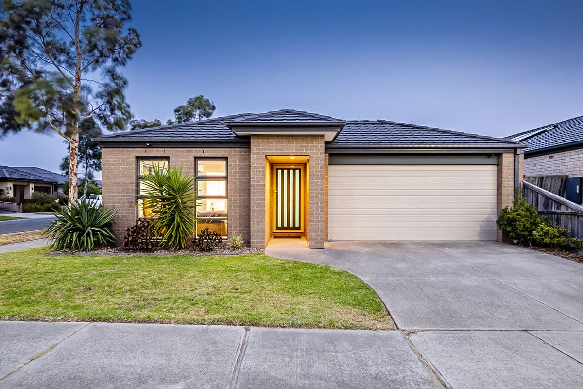 6 Gabitt Street, Cranbourne East VIC 3977, Cranbourne East - Image 1