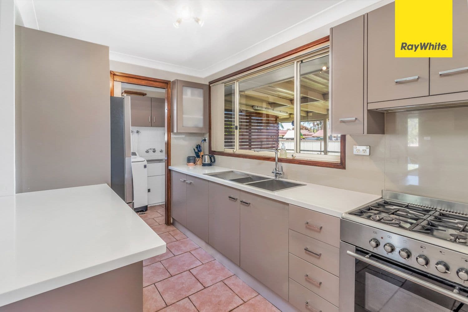 15 Sumner Street, Hassall Grove - Thumbnail 3
