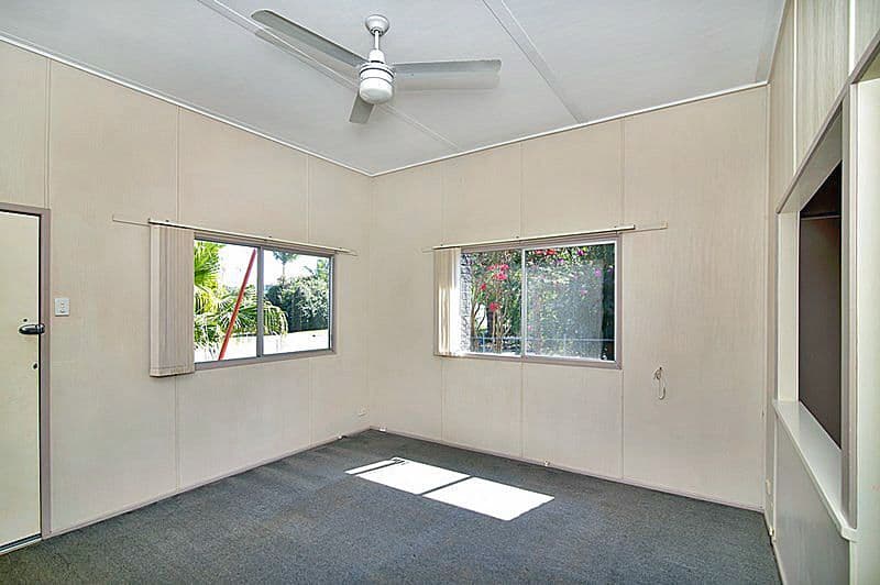 2 Russell Street, Silkstone QLD 4304, Silkstone - Thumbnail 2