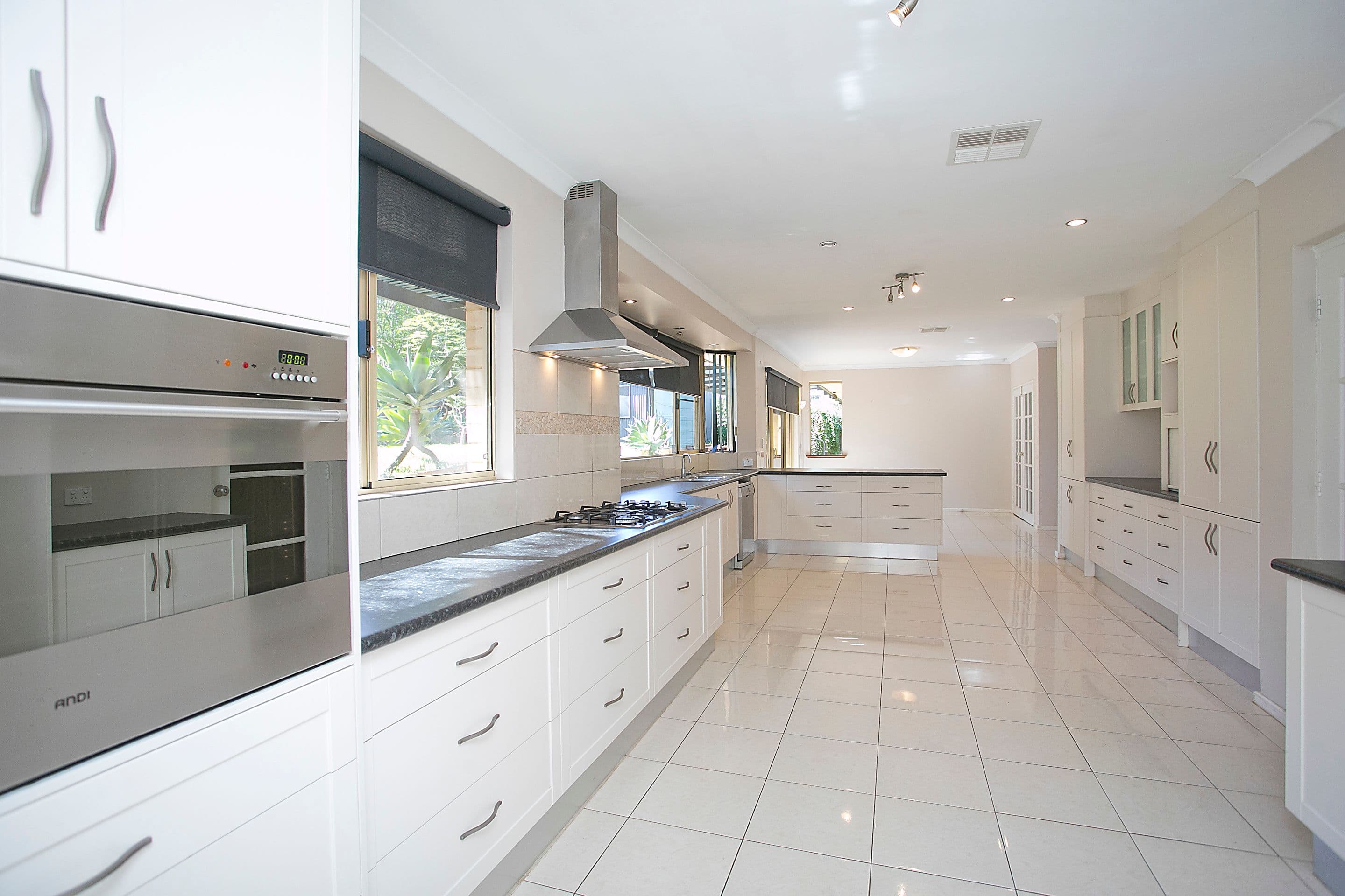 9 Stirling Close, Swan View WA 6056, Swan View - Thumbnail 3