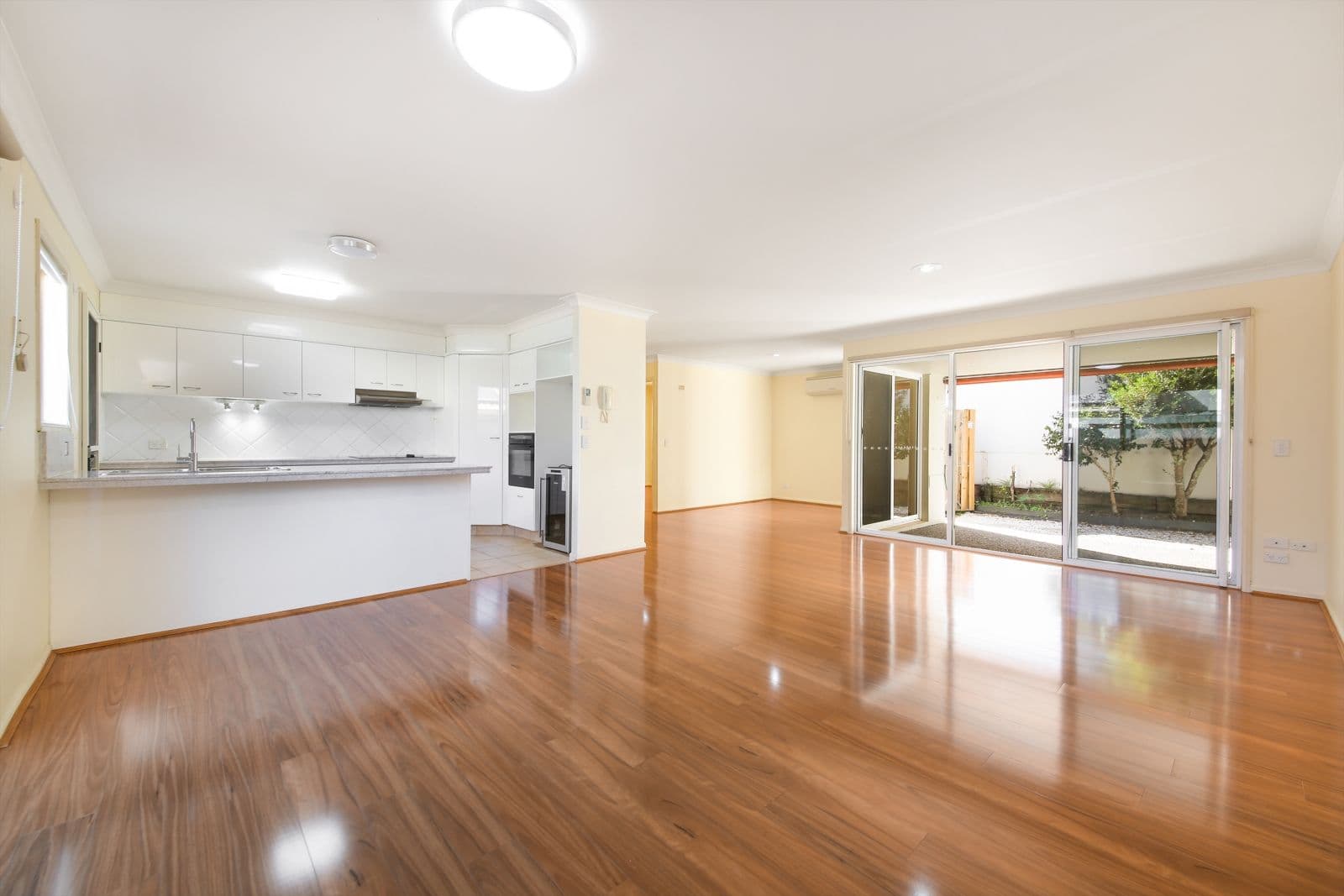 31 Langport Parade, Mudgeeraba QLD 4213, Mudgeeraba - Thumbnail 6