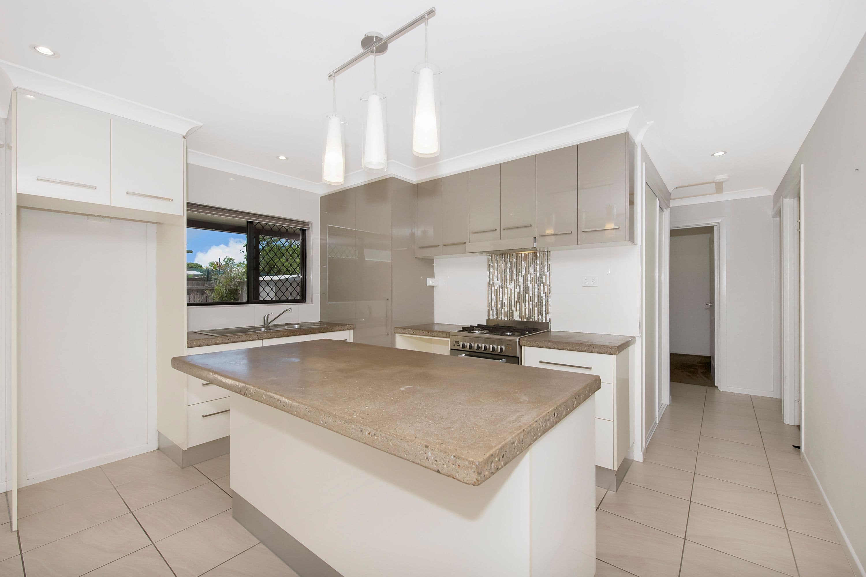 19 Bligh Street, Kirwan QLD 4817, Kirwan - Thumbnail 3
