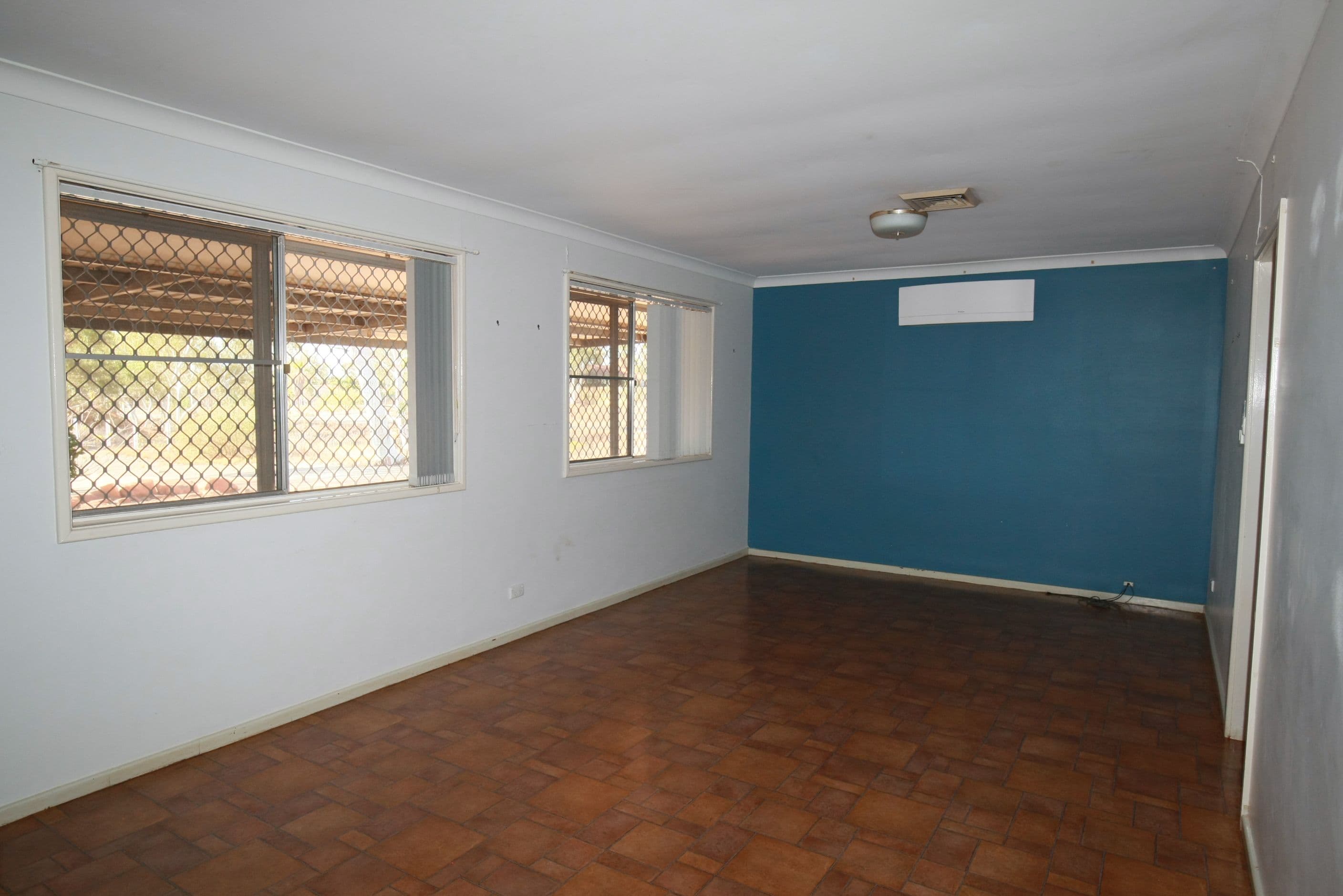 20 Lyndon Crescent, Dampier WA 6713, Dampier - Thumbnail 2