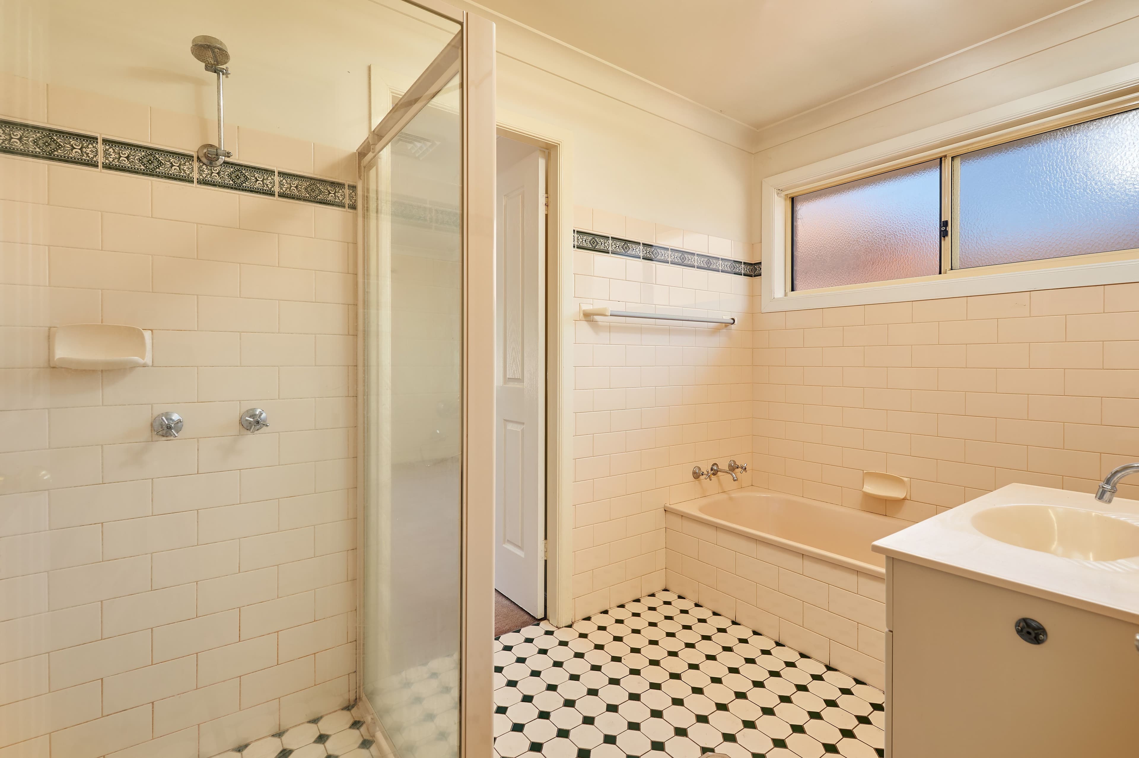 11 Crampton Street, Wagga Wagga - Thumbnail 7