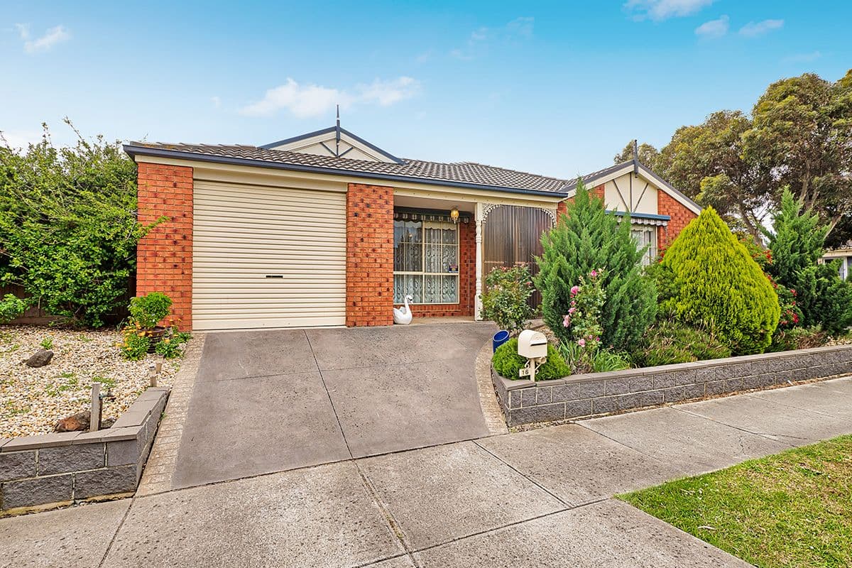 16 Breamlea Way, Cranbourne West VIC 3977, Cranbourne West - Image 1