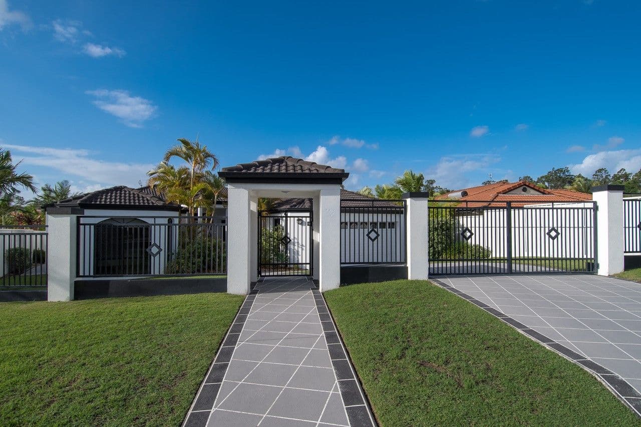 12 Zeller Crescent, Arundel QLD 4214, Arundel - Thumbnail 2