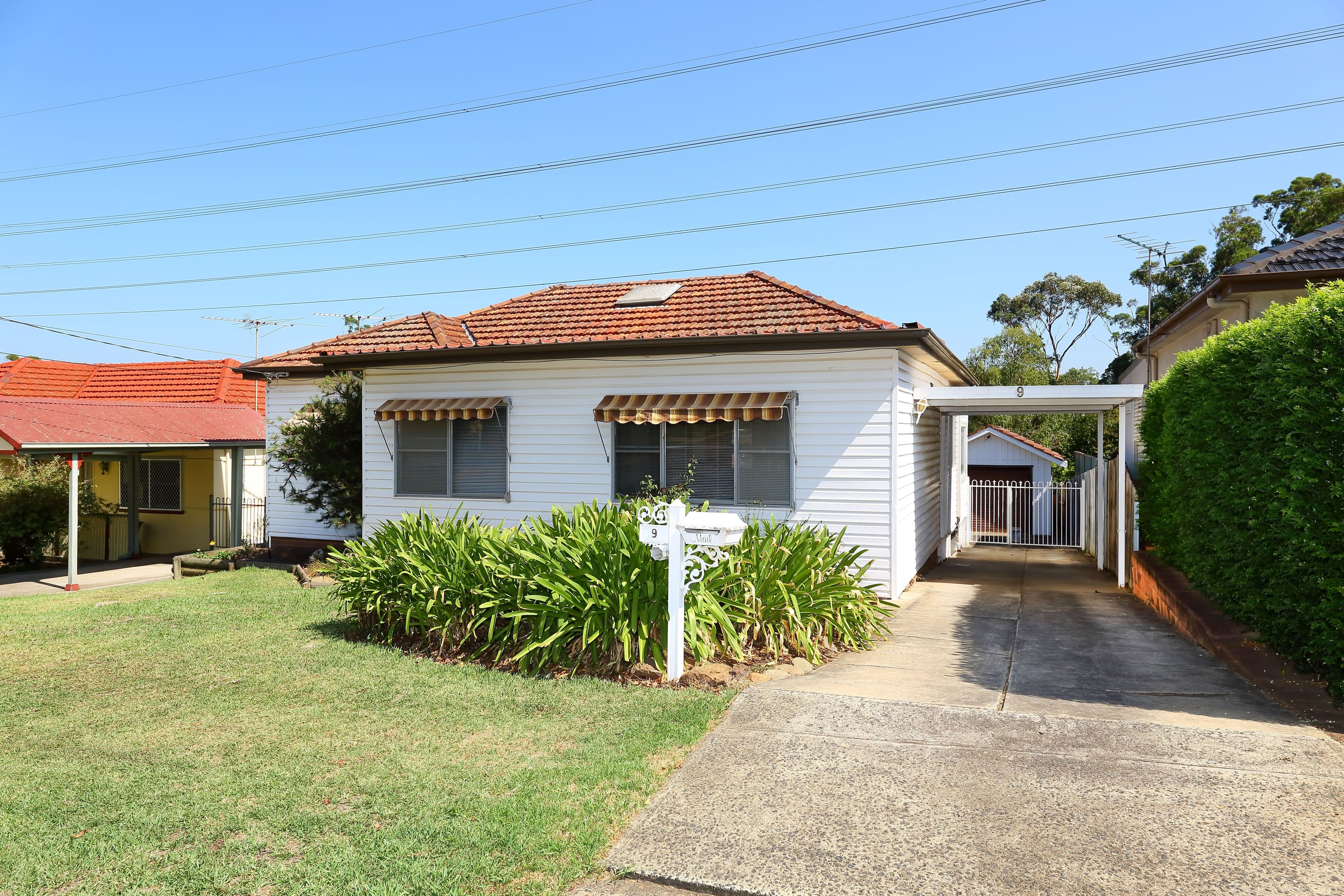 9 Beale Crescent
Peakhurst 2210, New South Wales, Peakhurst - Image 1