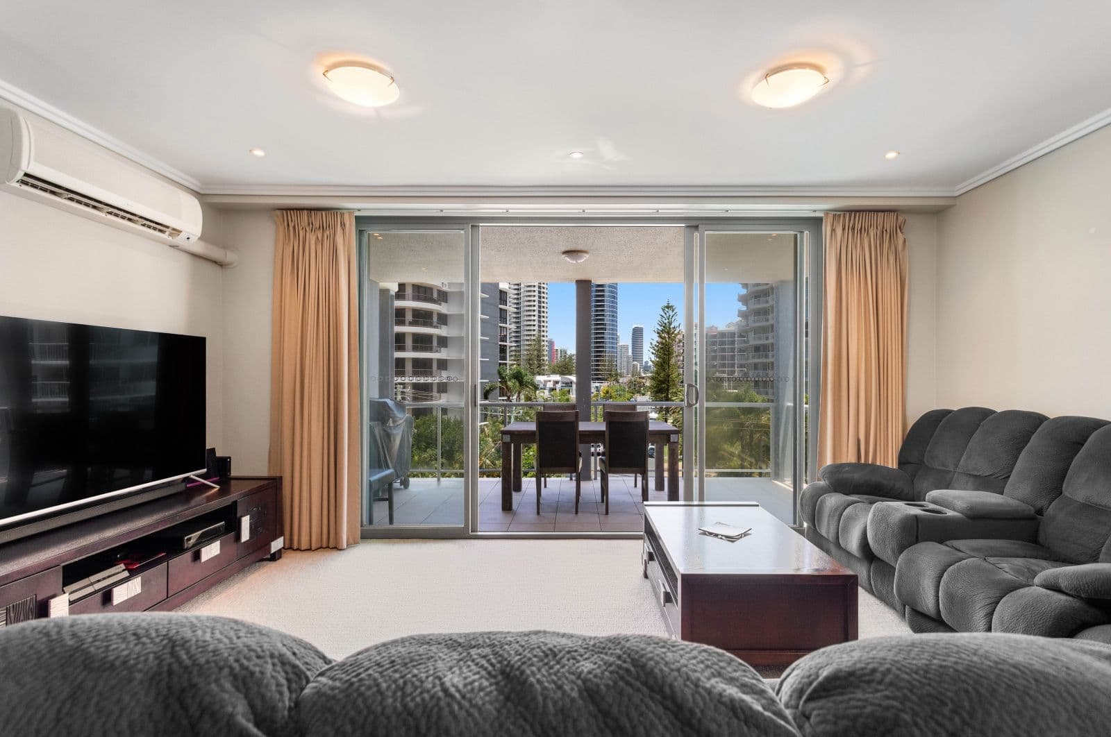 15 Wharf Road 'Sol Air', Surfers Paradise QLD 4217, Surfers Paradise - Thumbnail 3