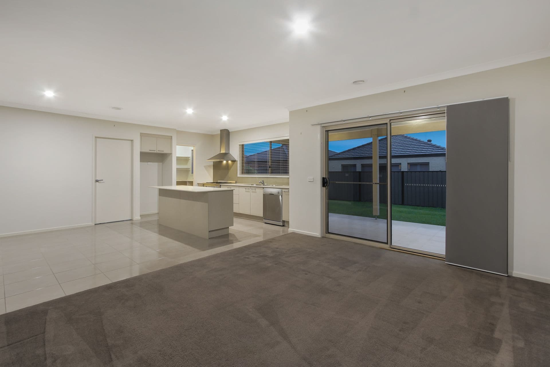 10 Paso Grove, Clyde North VIC 3978, Clyde North - Thumbnail 8