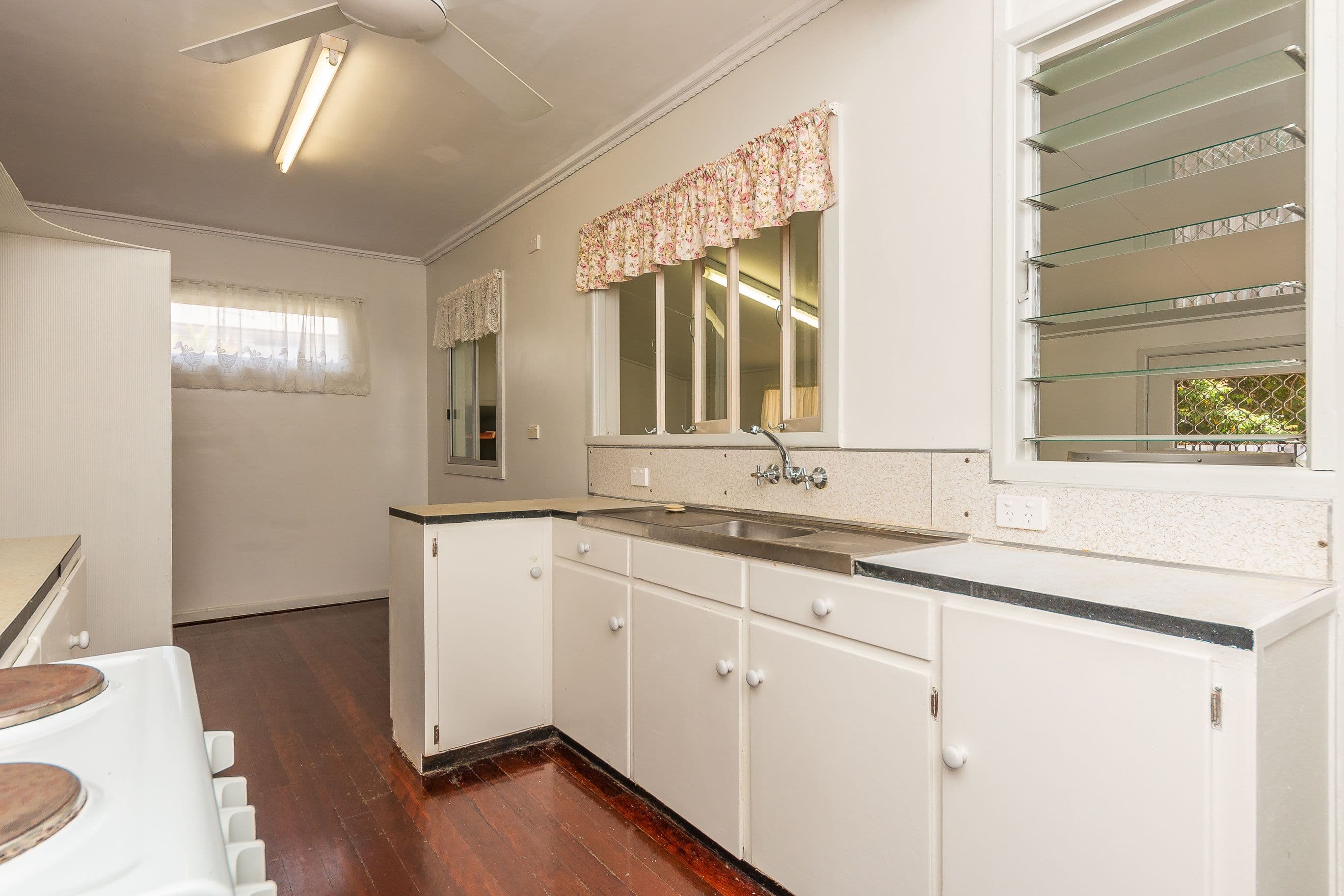 9 Hawthorne Street, Woody Point QLD 4019, Woody Point - Thumbnail 6