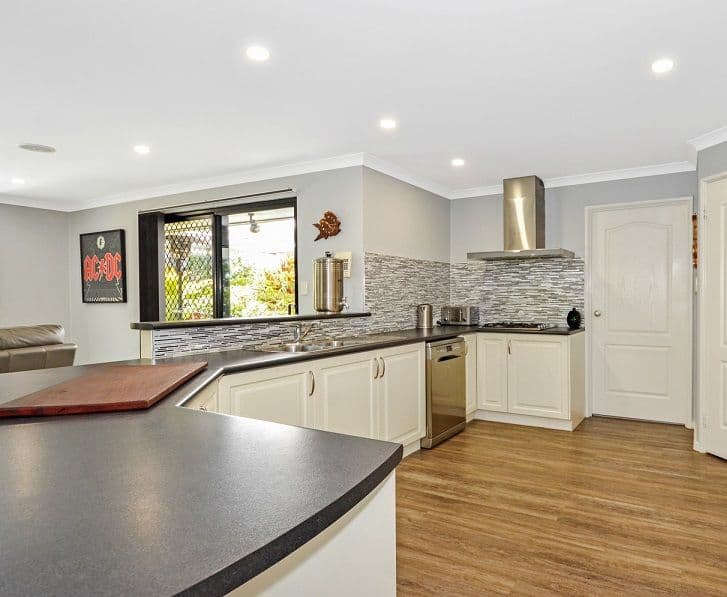 9 Deloraine Drive, Warrenup WA 6330, Warrenup - Thumbnail 3