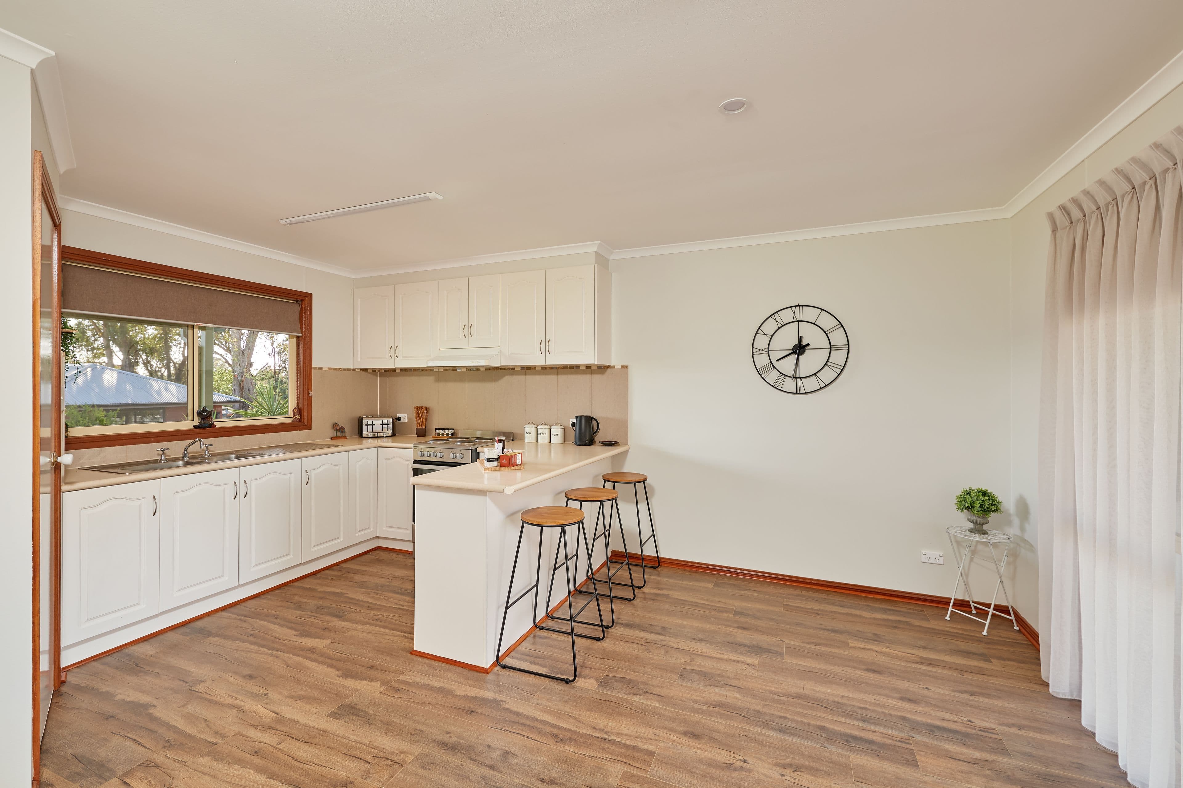 75 Bruce Street
Coolamon 2701, New South Wales, Coolamon - Thumbnail 2