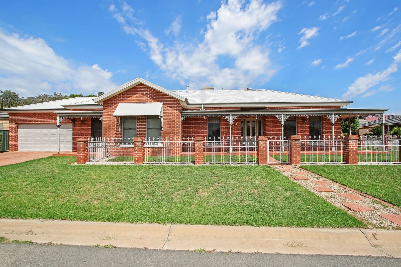 3 Samuel Place, East Albury - Image 1