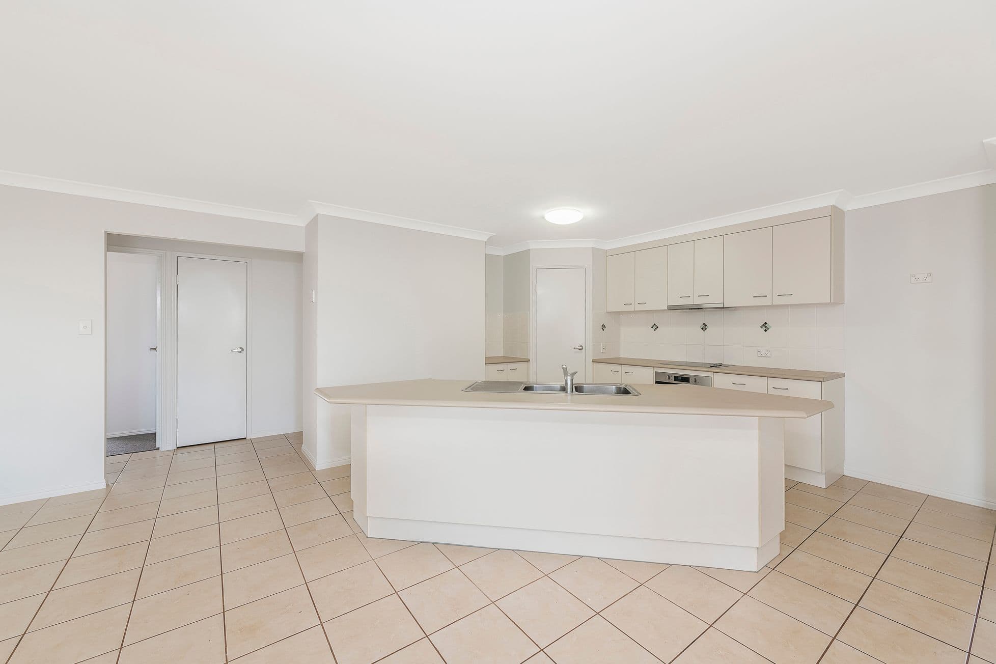 9 Leon Place, Coral Cove QLD 4670, Coral Cove - Thumbnail 6