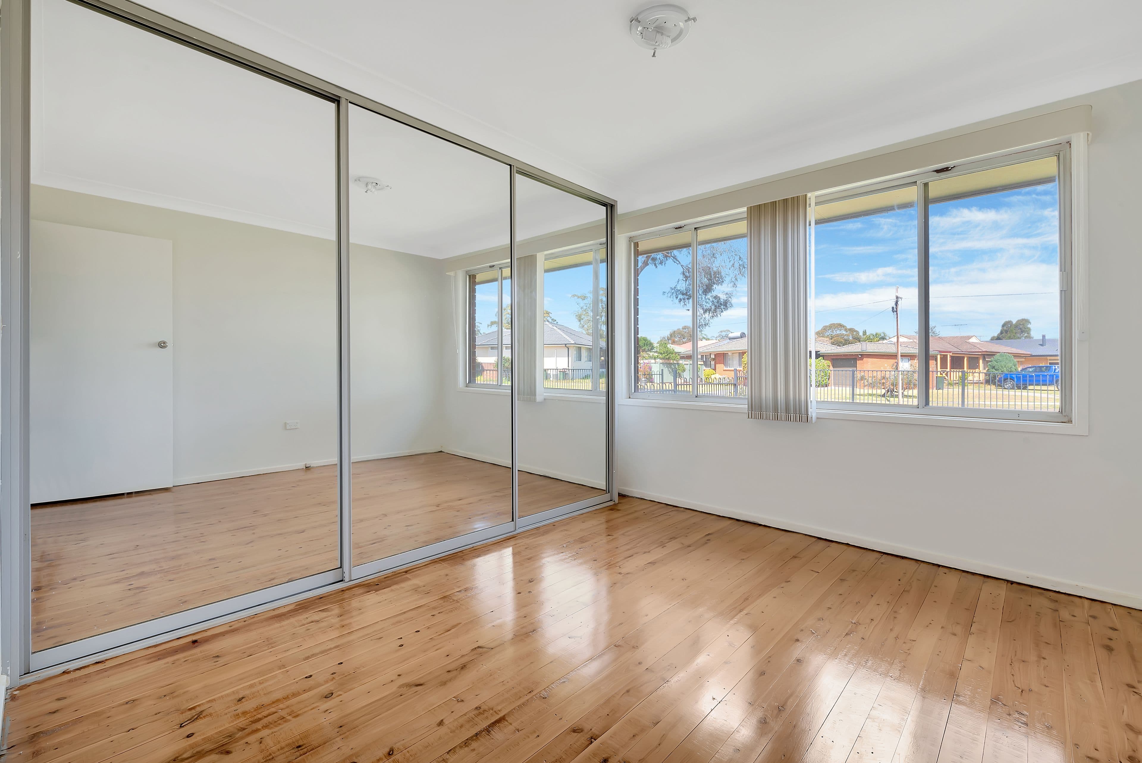 4 Hakea Close, Casula - Thumbnail 8