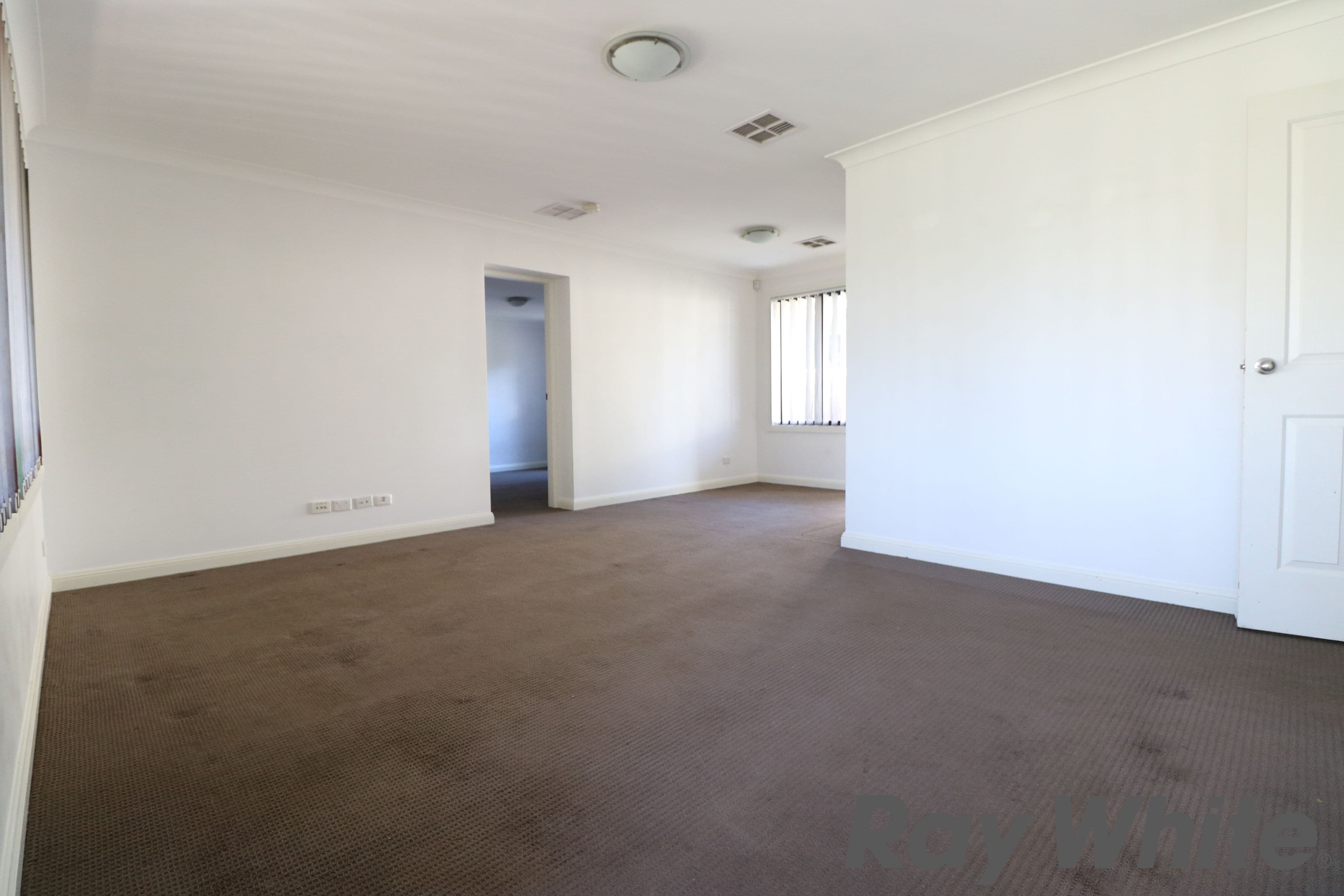 50 Chadwick Crescent, Fairfield West - Thumbnail 2