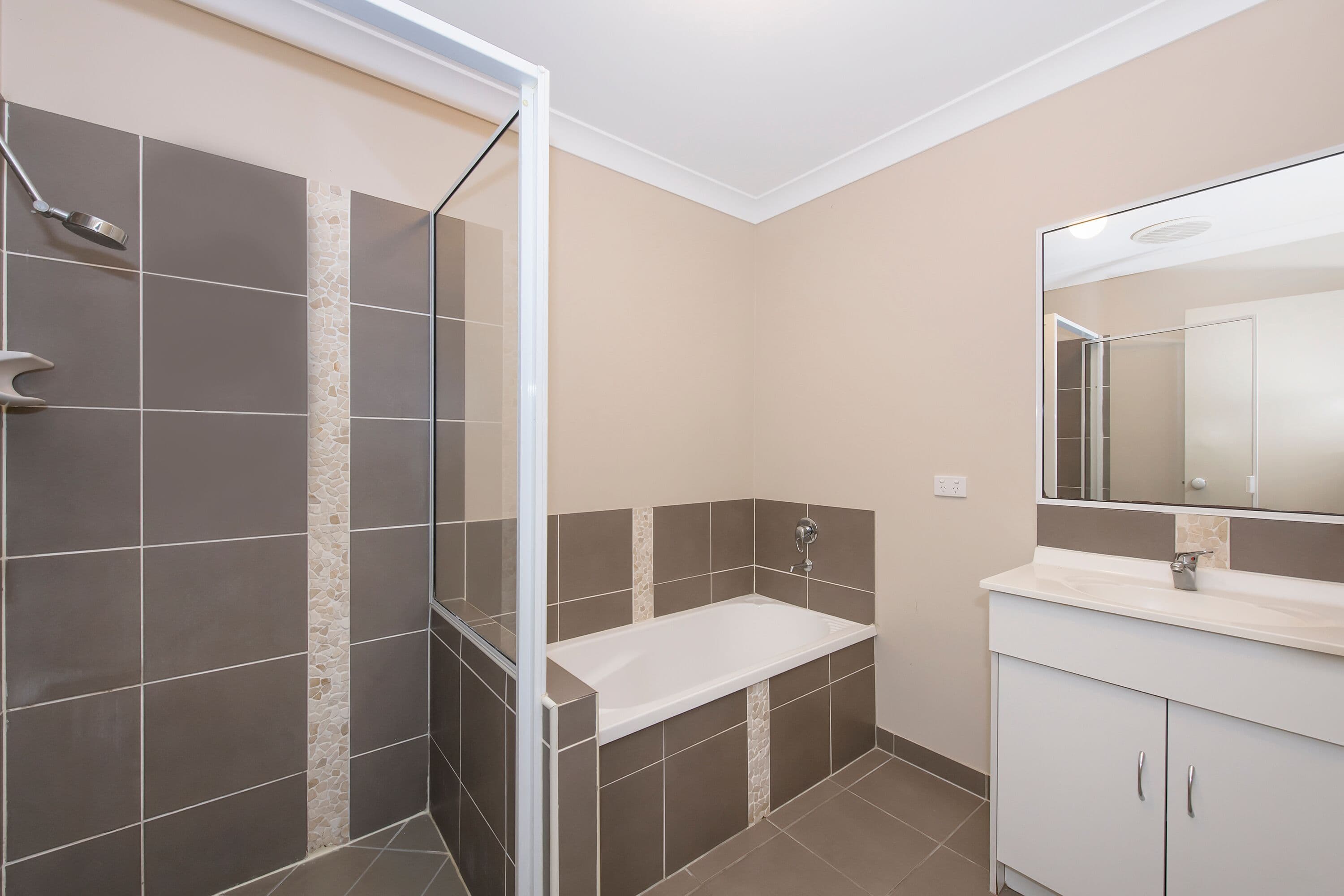8 Abbott Street, Oonoonba QLD 4811, Oonoonba - Thumbnail 4