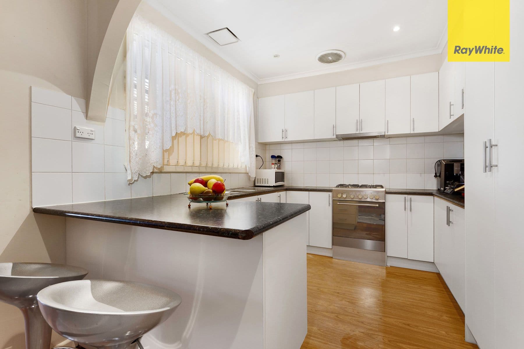 33 Swansea Parade, St Albans VIC 3021, St Albans - Thumbnail 3