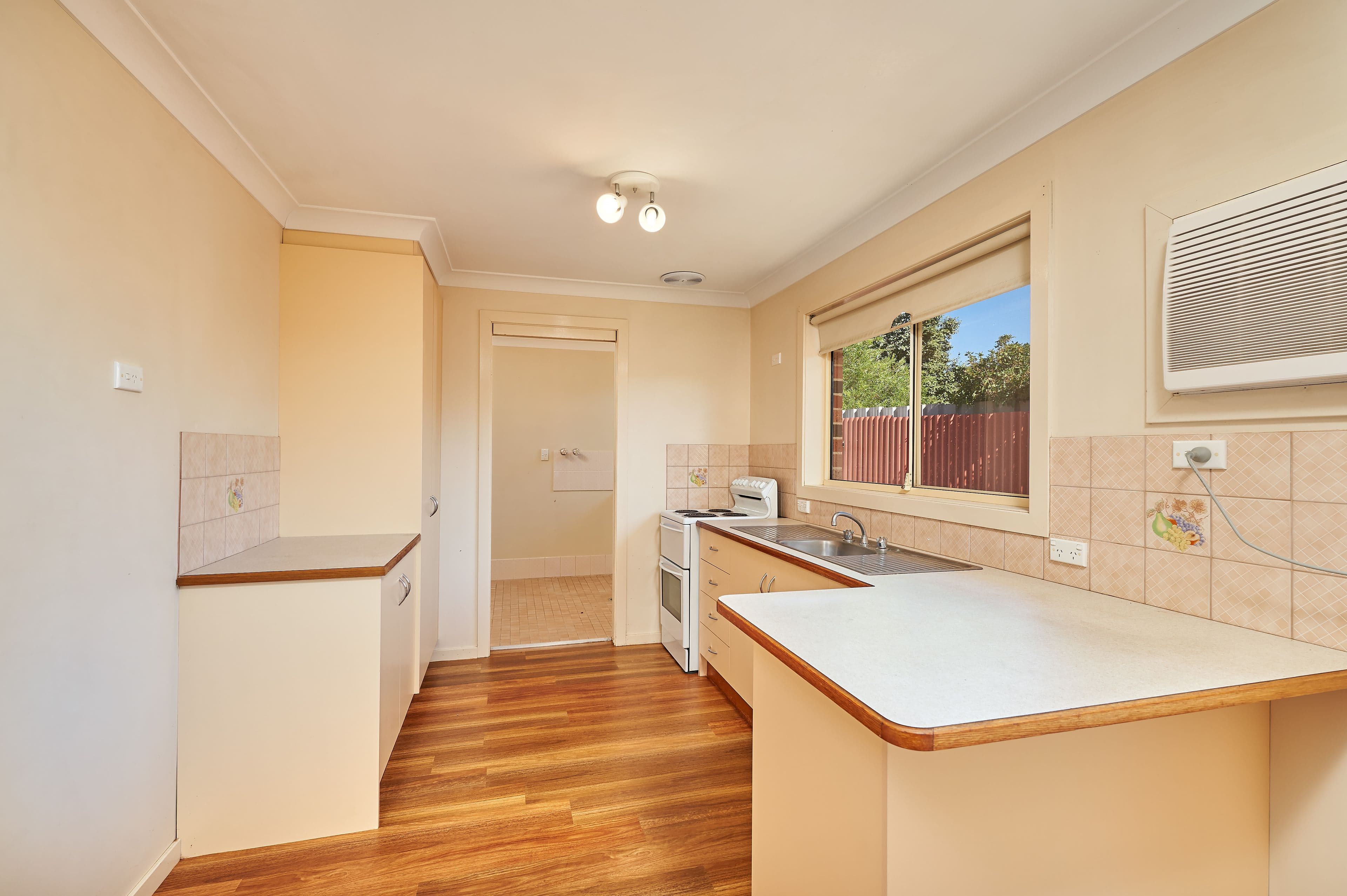 108 Undurra Drive, Glenfield Park - Thumbnail 3