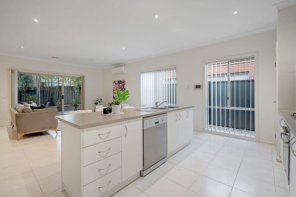 66 Grevillea Street, Craigieburn VIC 3064, Craigieburn - Thumbnail 4