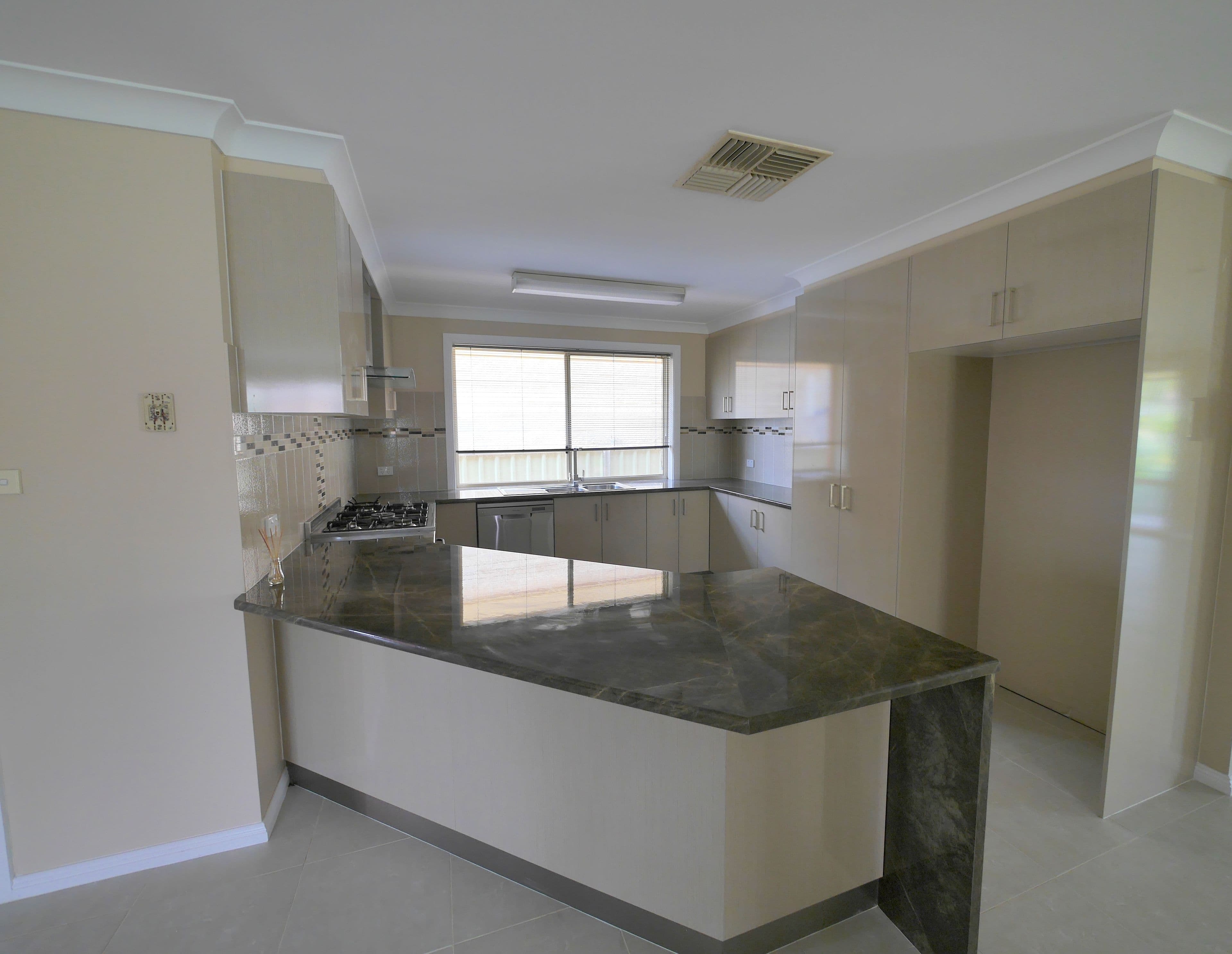75 Lyall Street, Cowra - Thumbnail 3