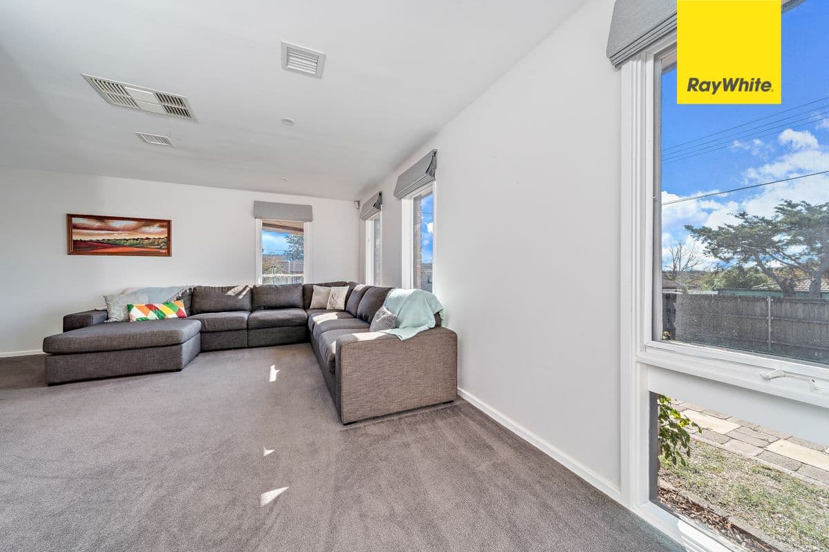 13 Poole Place, Latham ACT 2615, Latham - Thumbnail 4