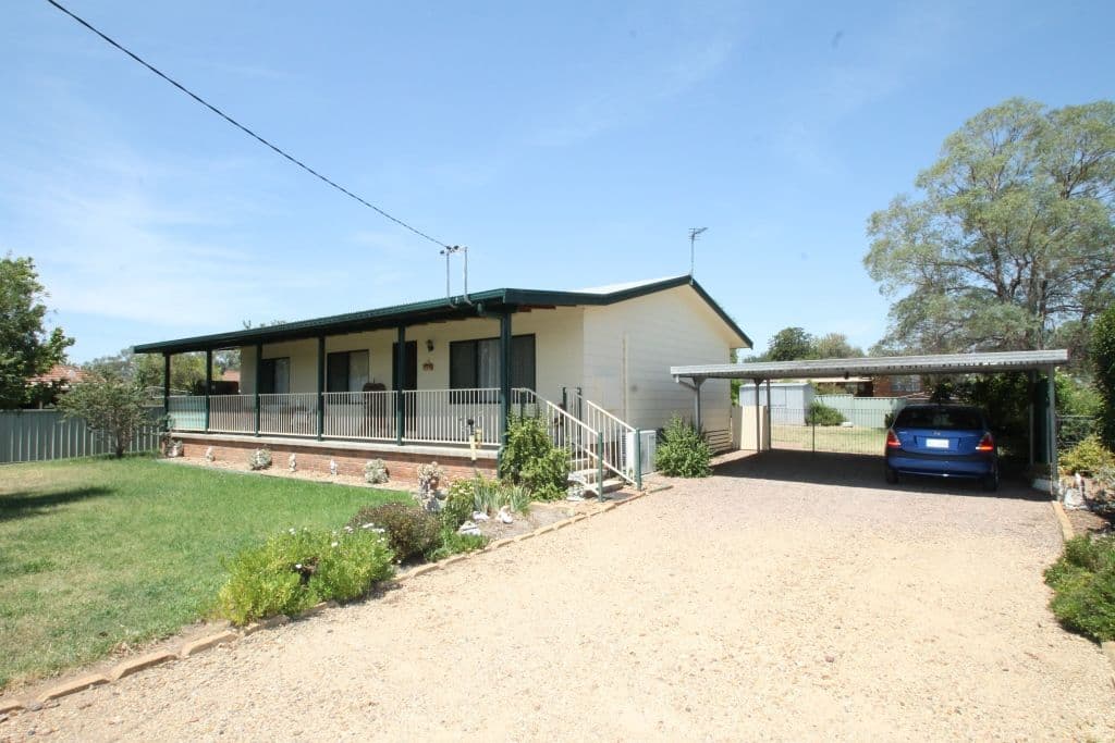 2 Nicholl Avenue, Quirindi - Image 1