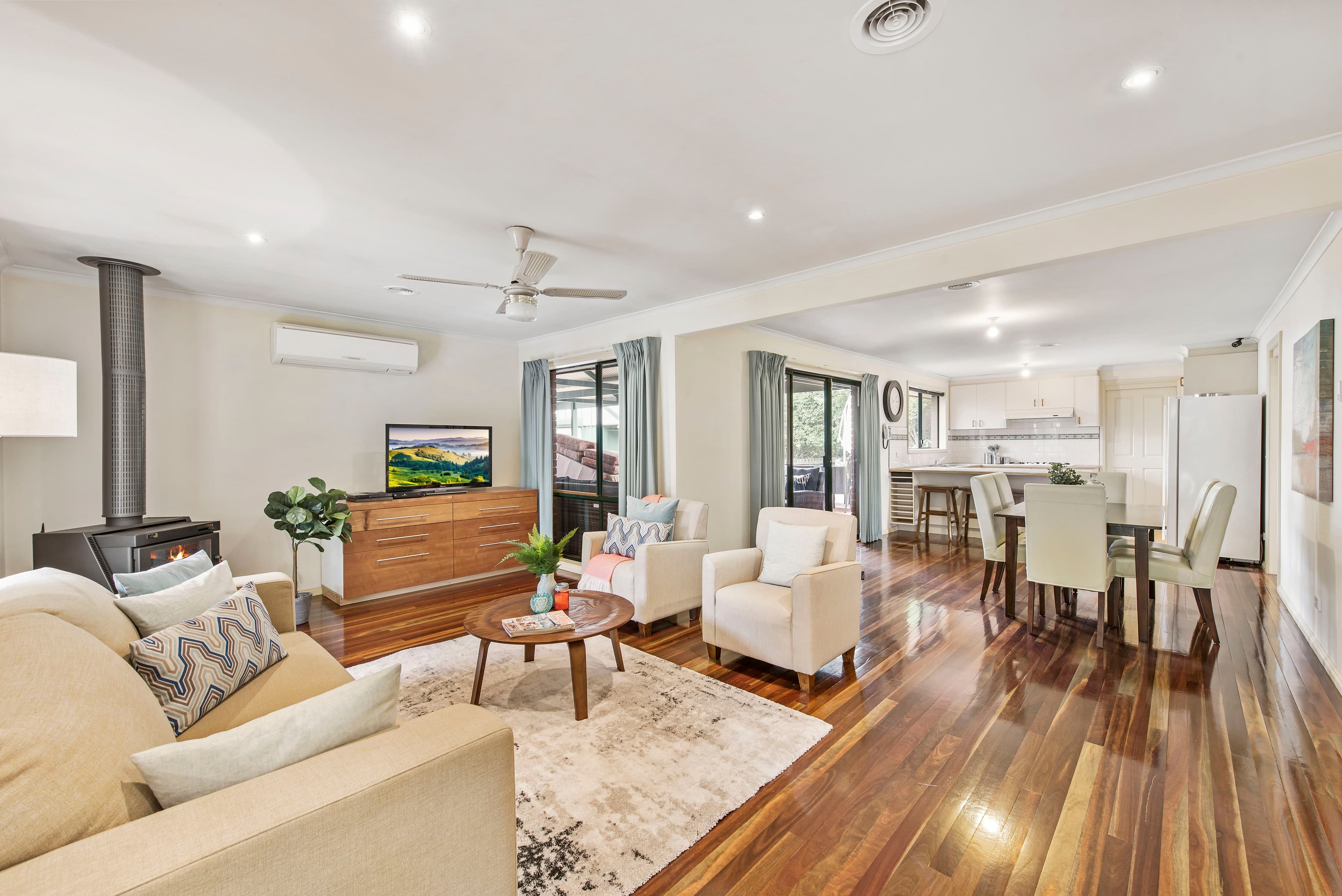 18 Kathryn Road, Knoxfield VIC 3180, Knoxfield - Thumbnail 2