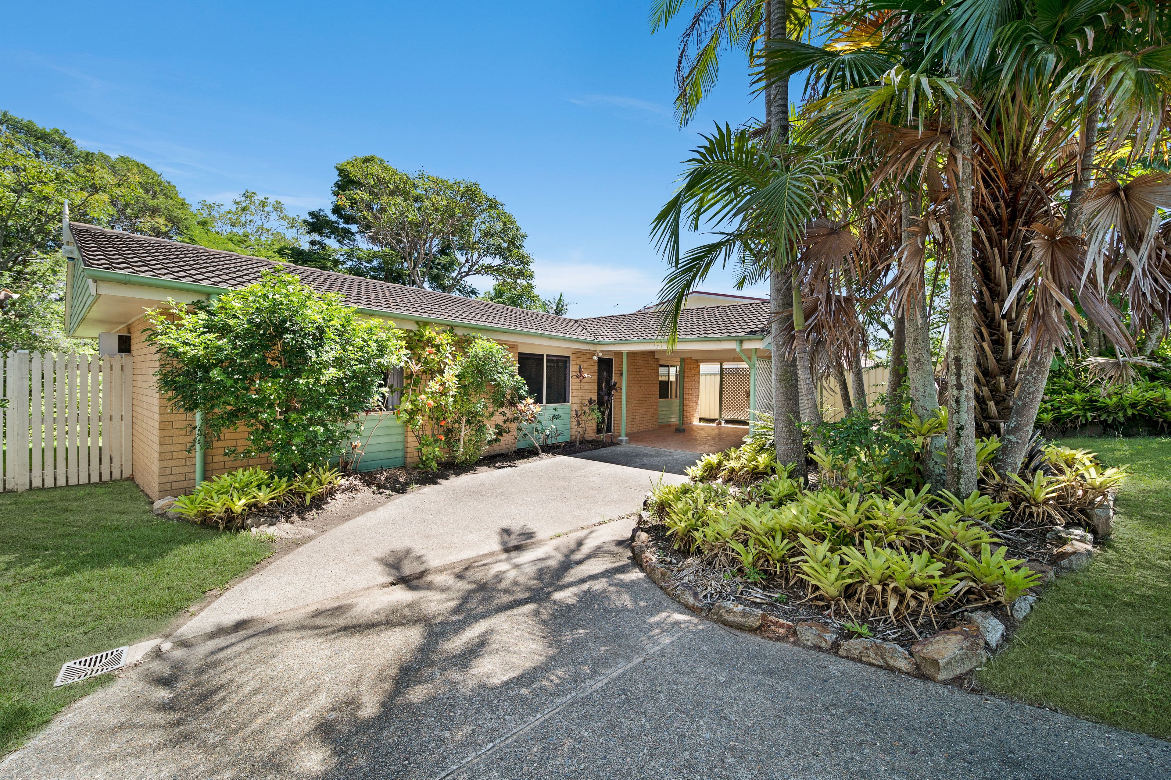 10 Donna Avenue, Rochedale South QLD 4123, Rochedale South - Image 1
