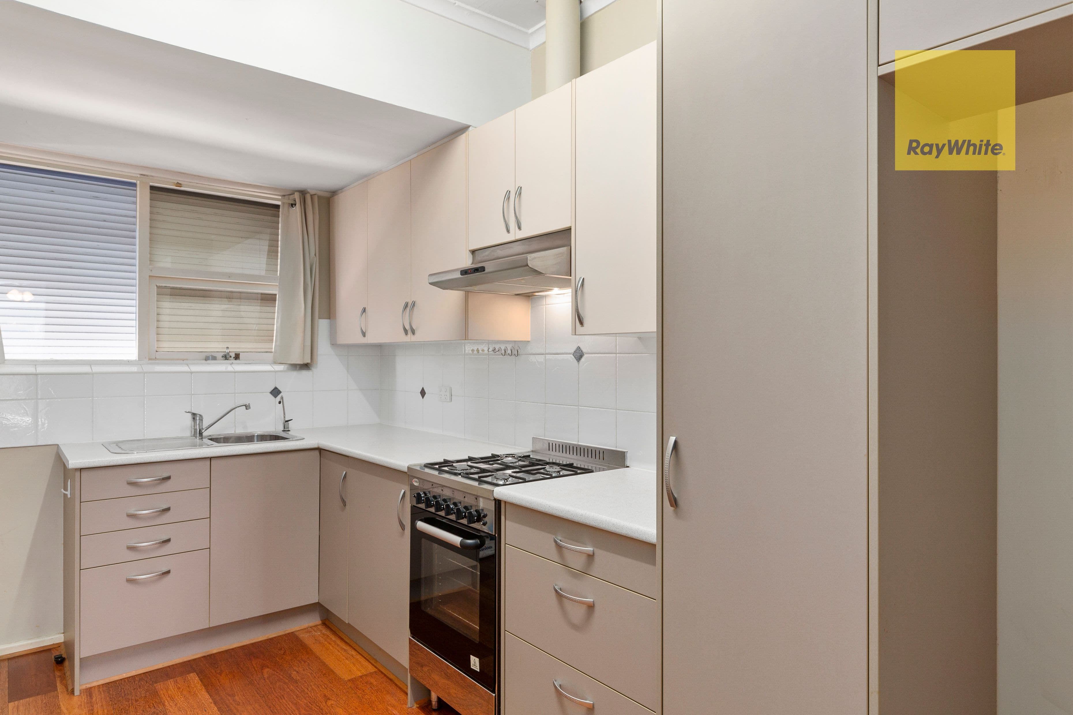 9/4 Dunbar Terrace, Glenelg East SA 5045, Glenelg East - Image 1