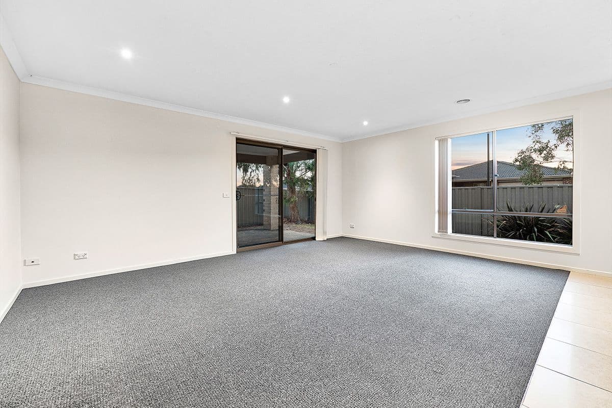 7 Beauchamp Way, Cranbourne East VIC 3977, Cranbourne East - Thumbnail 8