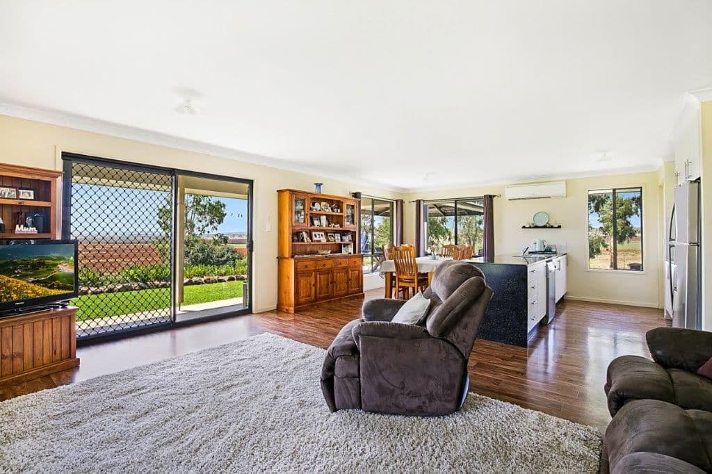235 Oakey Crosshill Road, Oakey QLD 4401, Oakey - Thumbnail 7