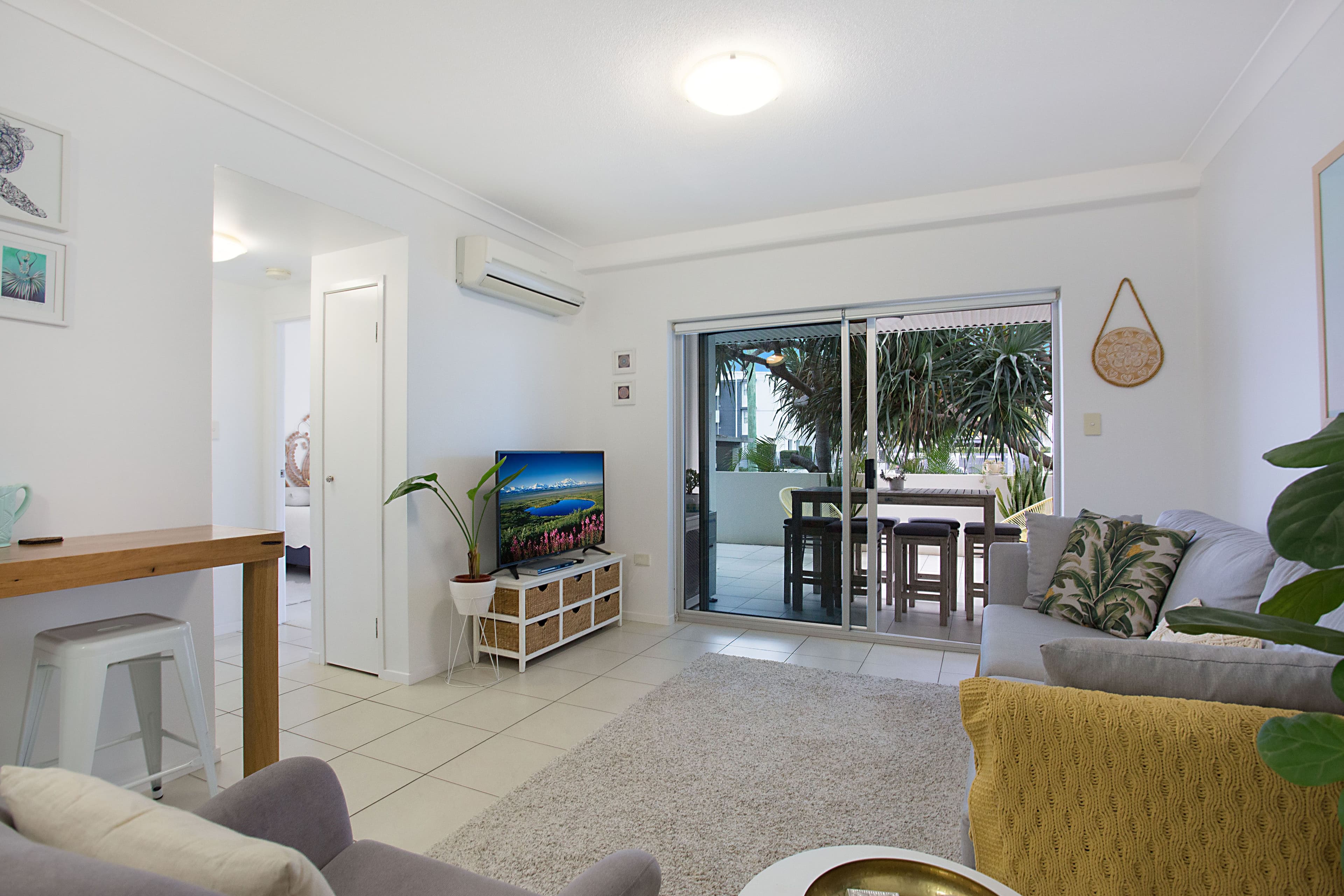 2 'Sunrise Cove' 2312 Gold Coast Highway, Mermaid Beach QLD 4218, Mermaid Beach - Thumbnail 2