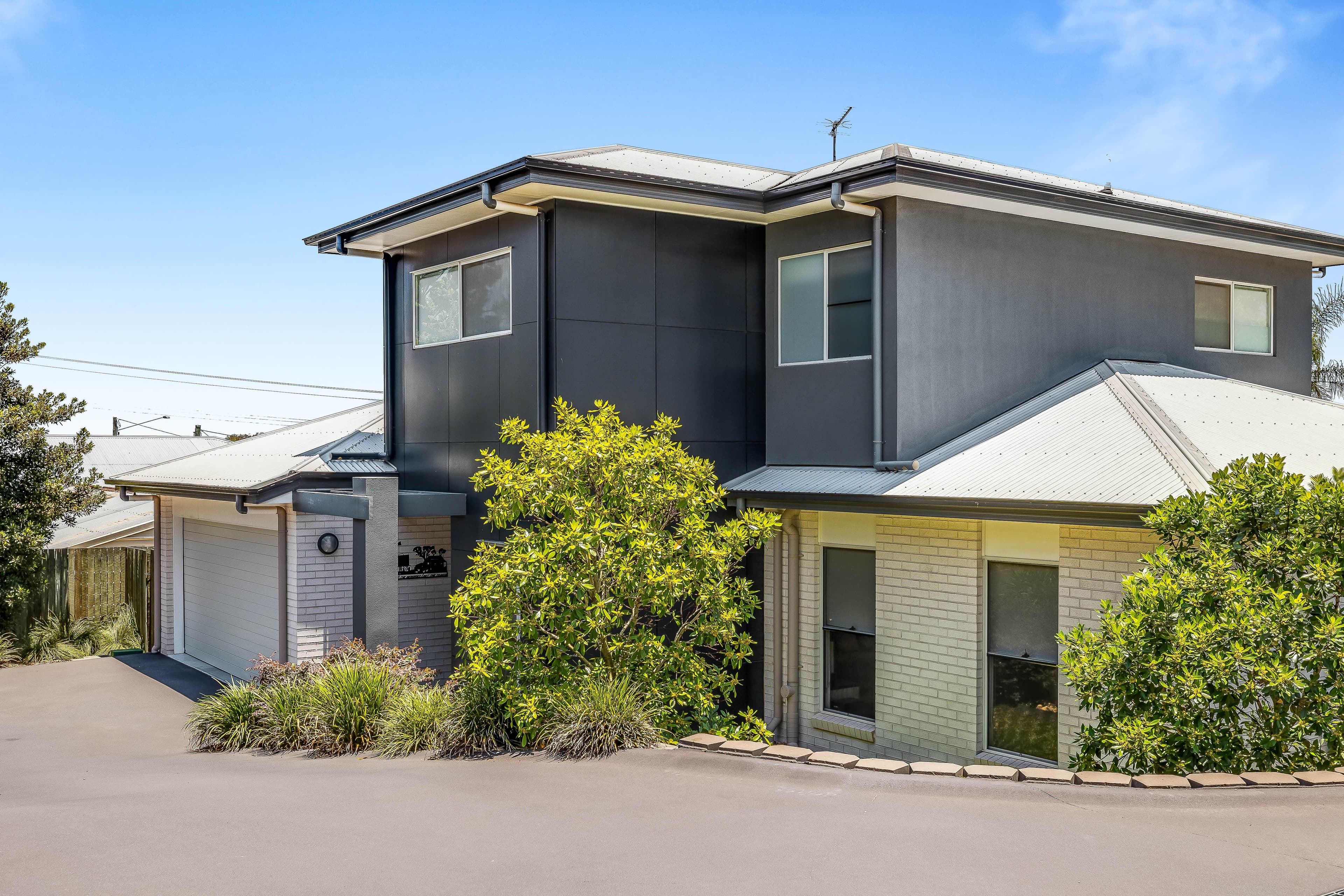 10 Spieker Street, Mount Lofty QLD 4350, Mount Lofty - Image 1