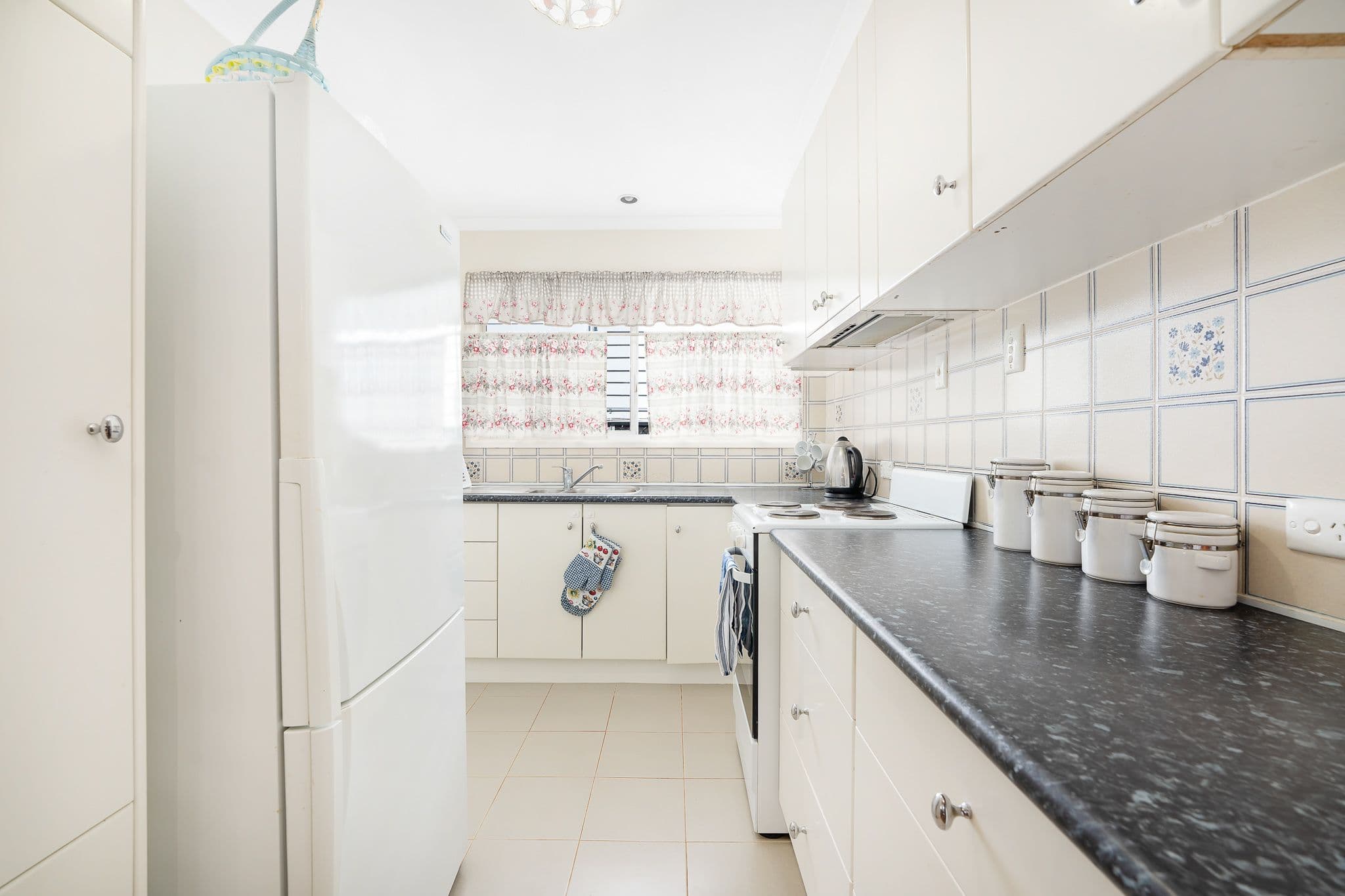 24 Queen Street, Scarborough QLD 4020, Scarborough - Thumbnail 3