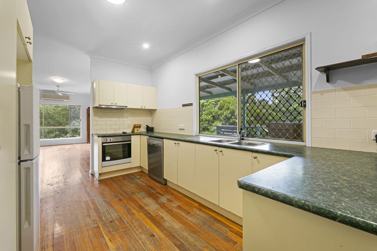55 Gardenia Drive, Bonogin QLD 4213, Bonogin - Thumbnail 6