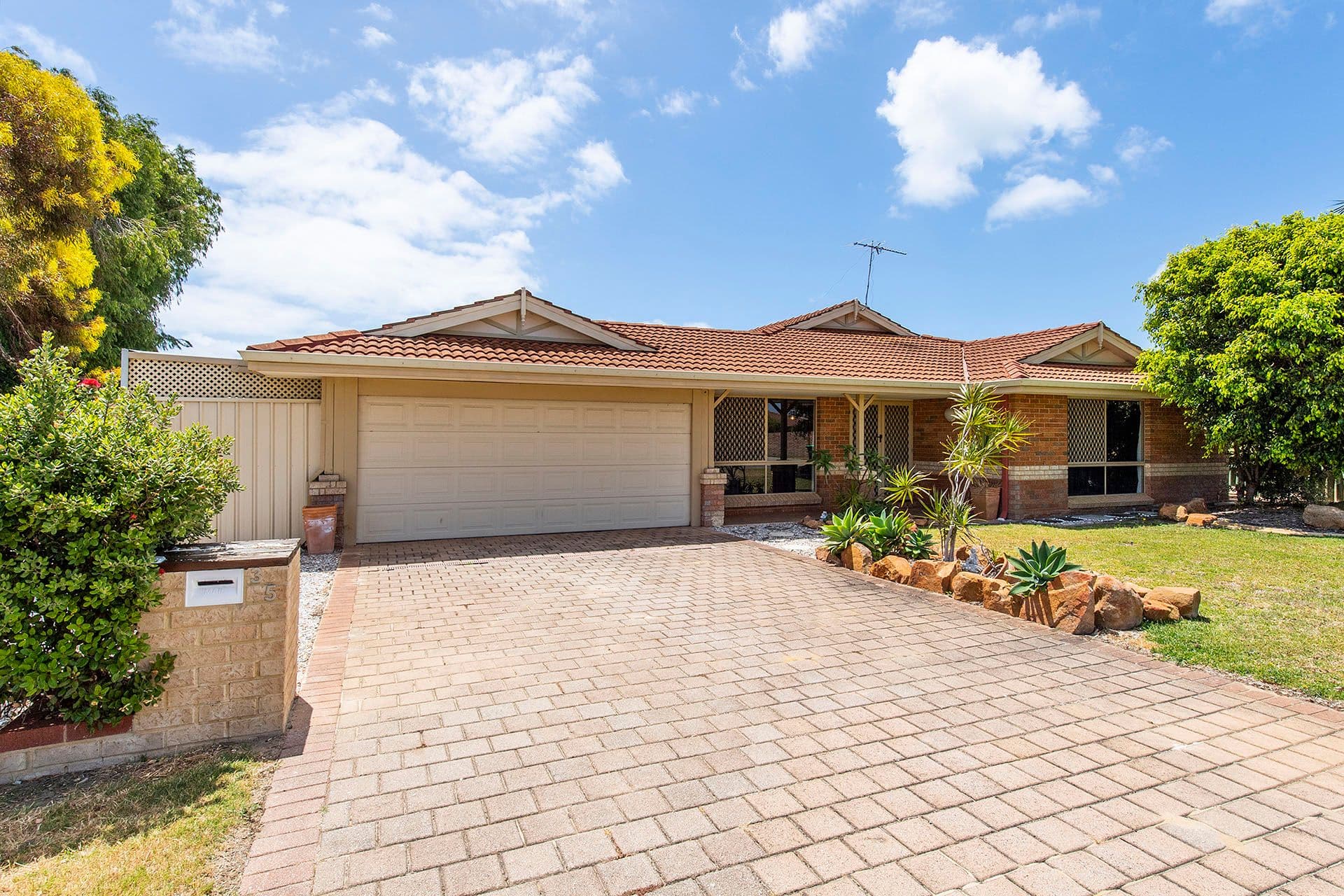 35 Leeuwin Parade, Rockingham WA 6168, Rockingham - Image 1