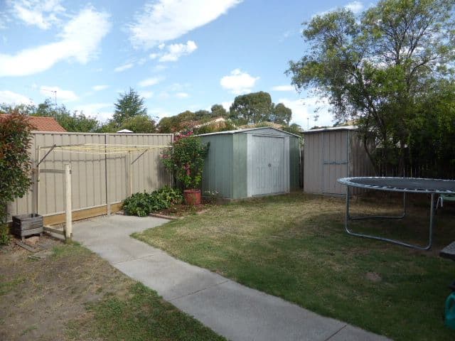 8 Cleeve Place, Gordon ACT 2906, Gordon - Thumbnail 2