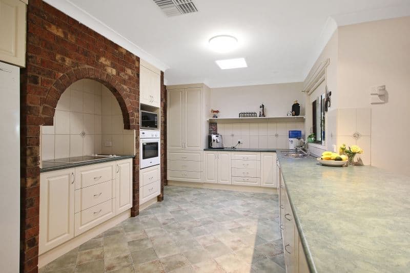 24 Sunwood Drive, Lavington - Thumbnail 3