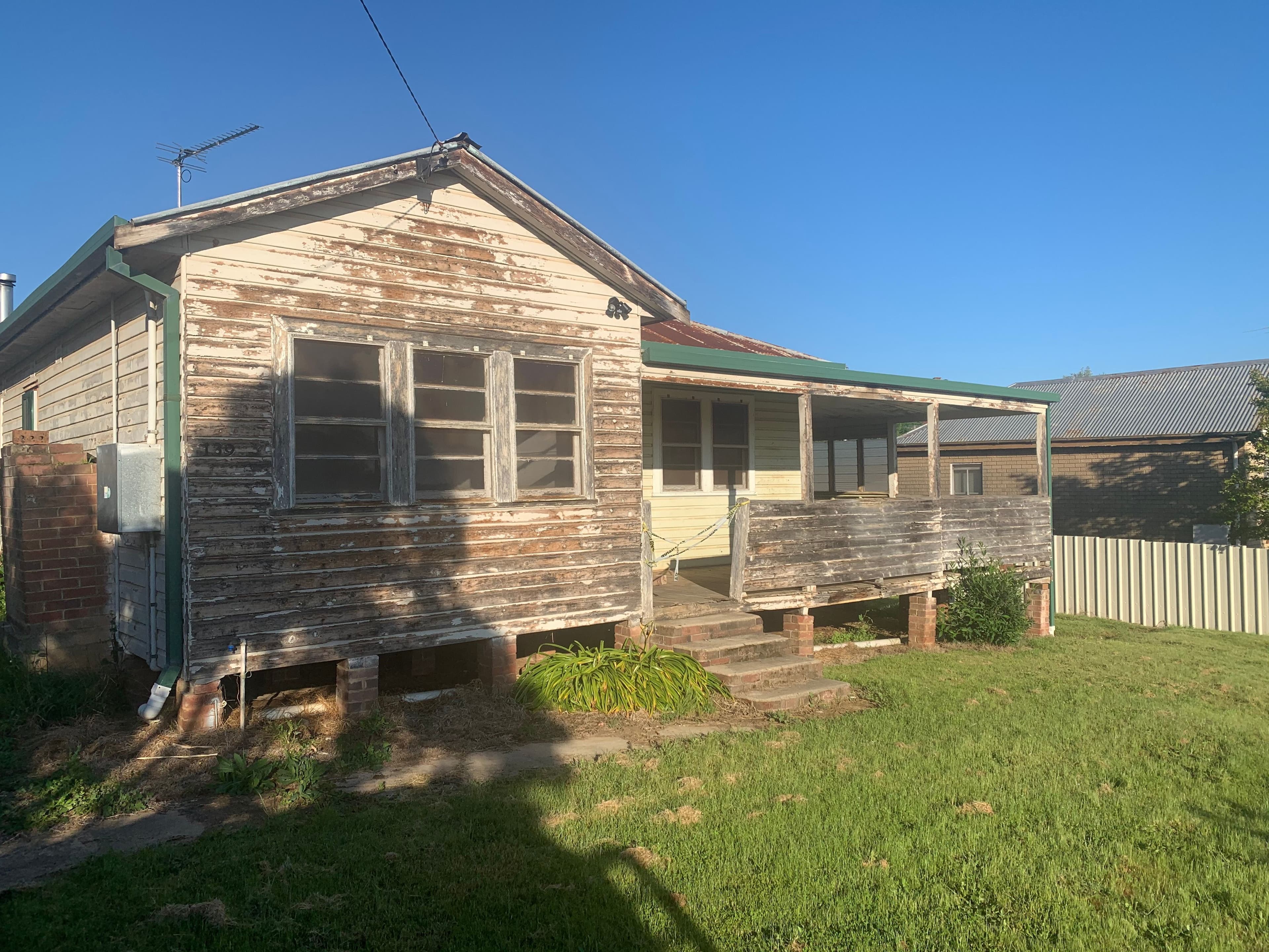139 Simpson Street, Tumut NSW 2720, Tumut - Image 1
