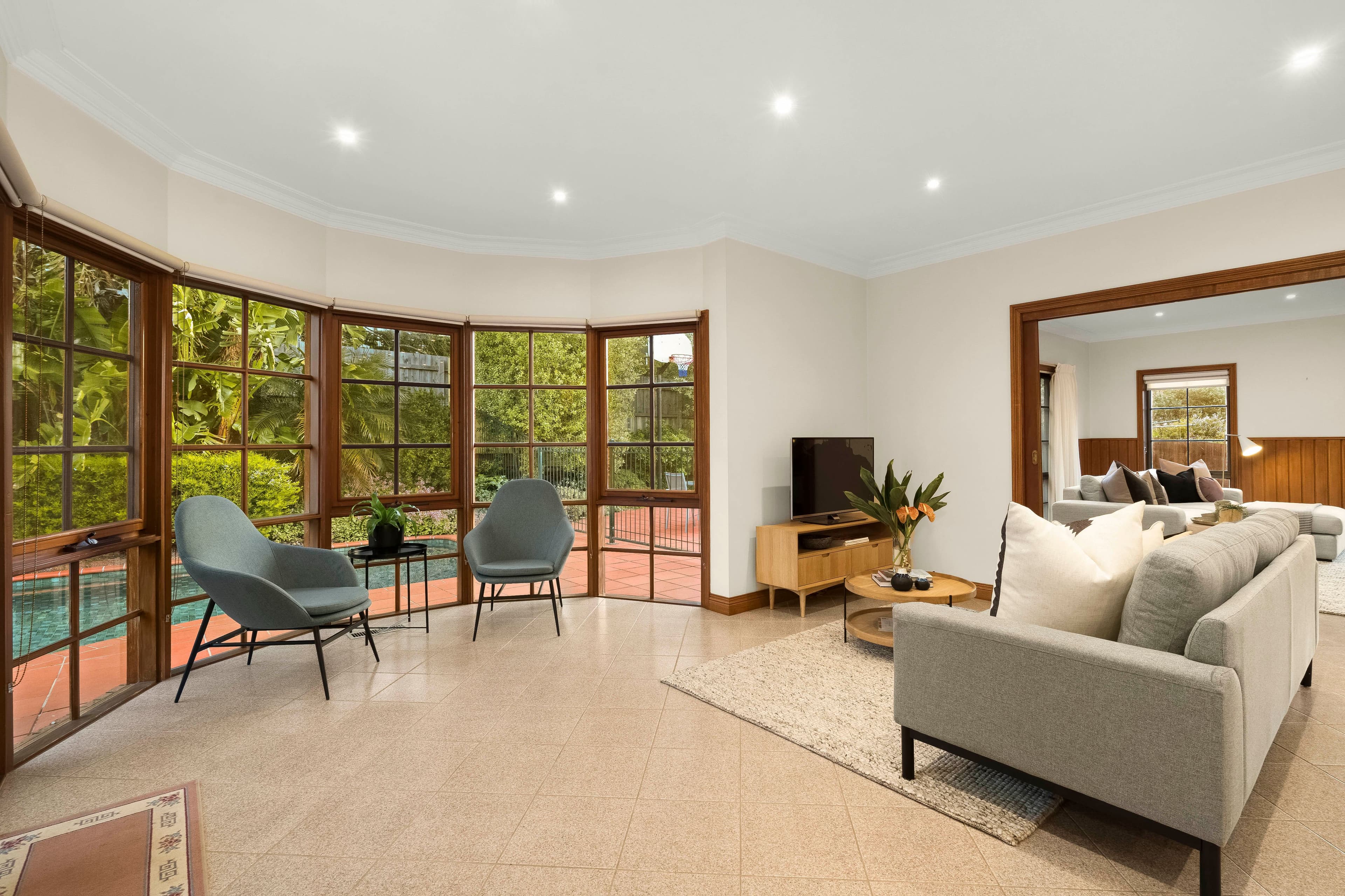 10 Glenview Court, Glen Waverley VIC 3150, Glen Waverley - Thumbnail 2