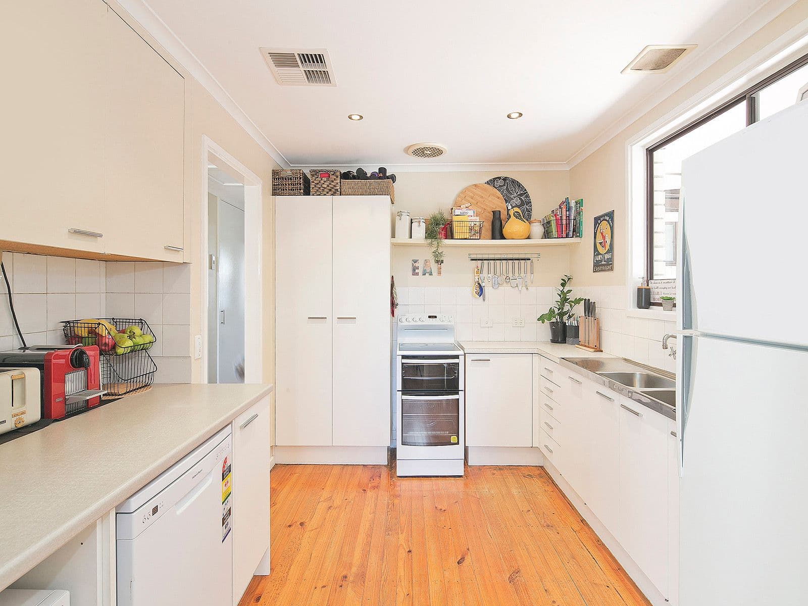 30 McDermott Street, Kambah ACT 2902, Kambah - Thumbnail 2