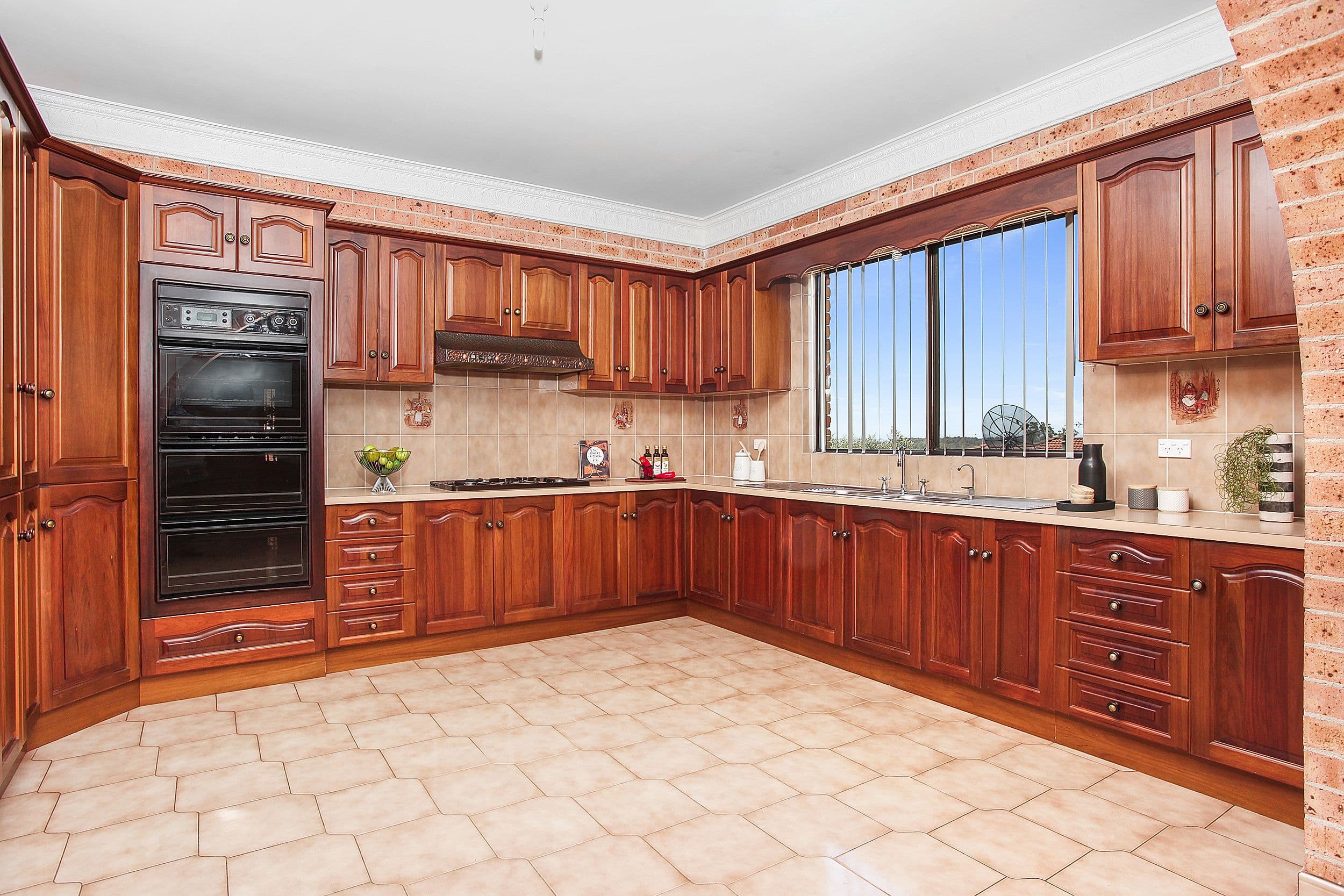 28 Zadro Avenue, Bossley Park - Thumbnail 3