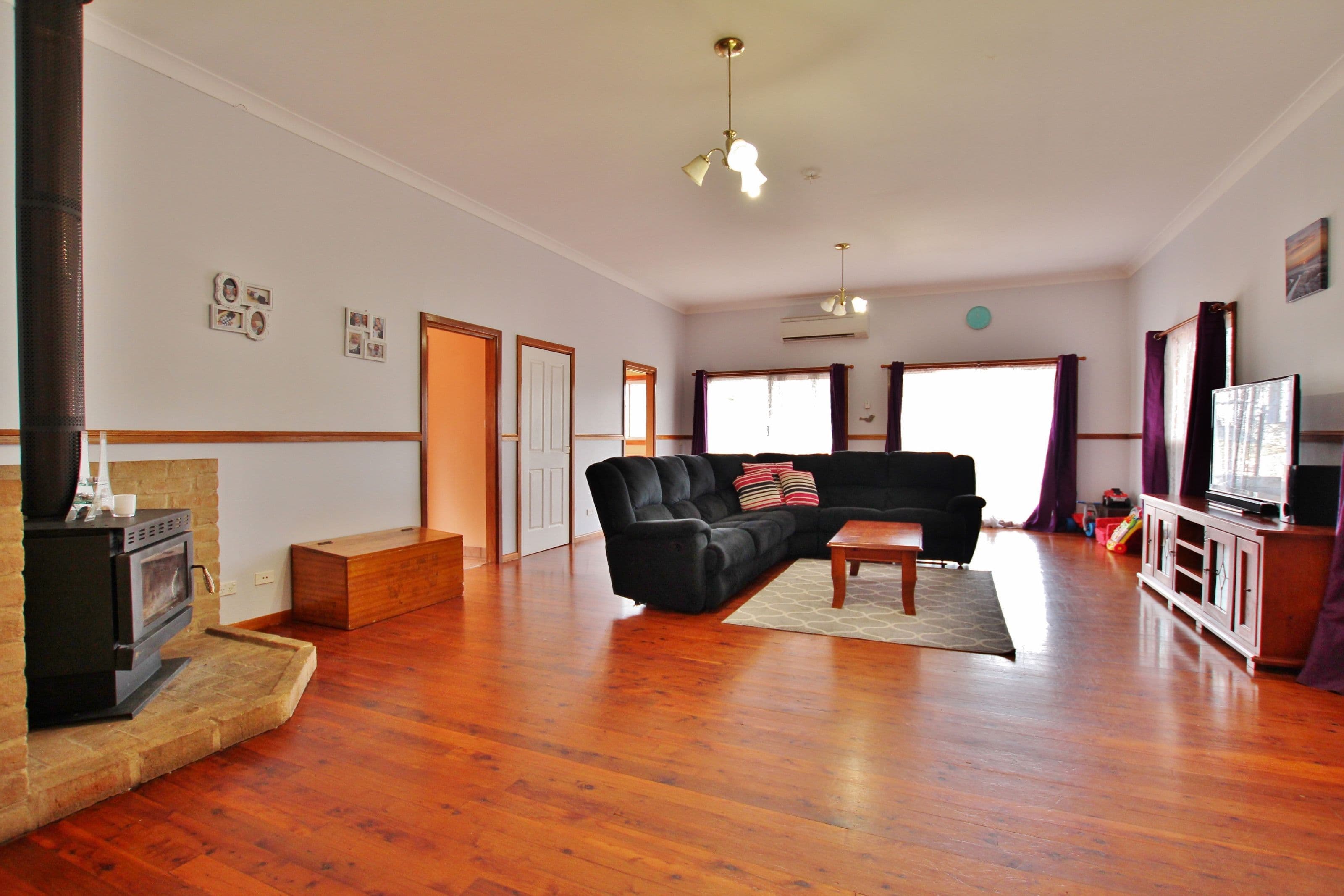 51 Murringo Street, Young - Thumbnail 3