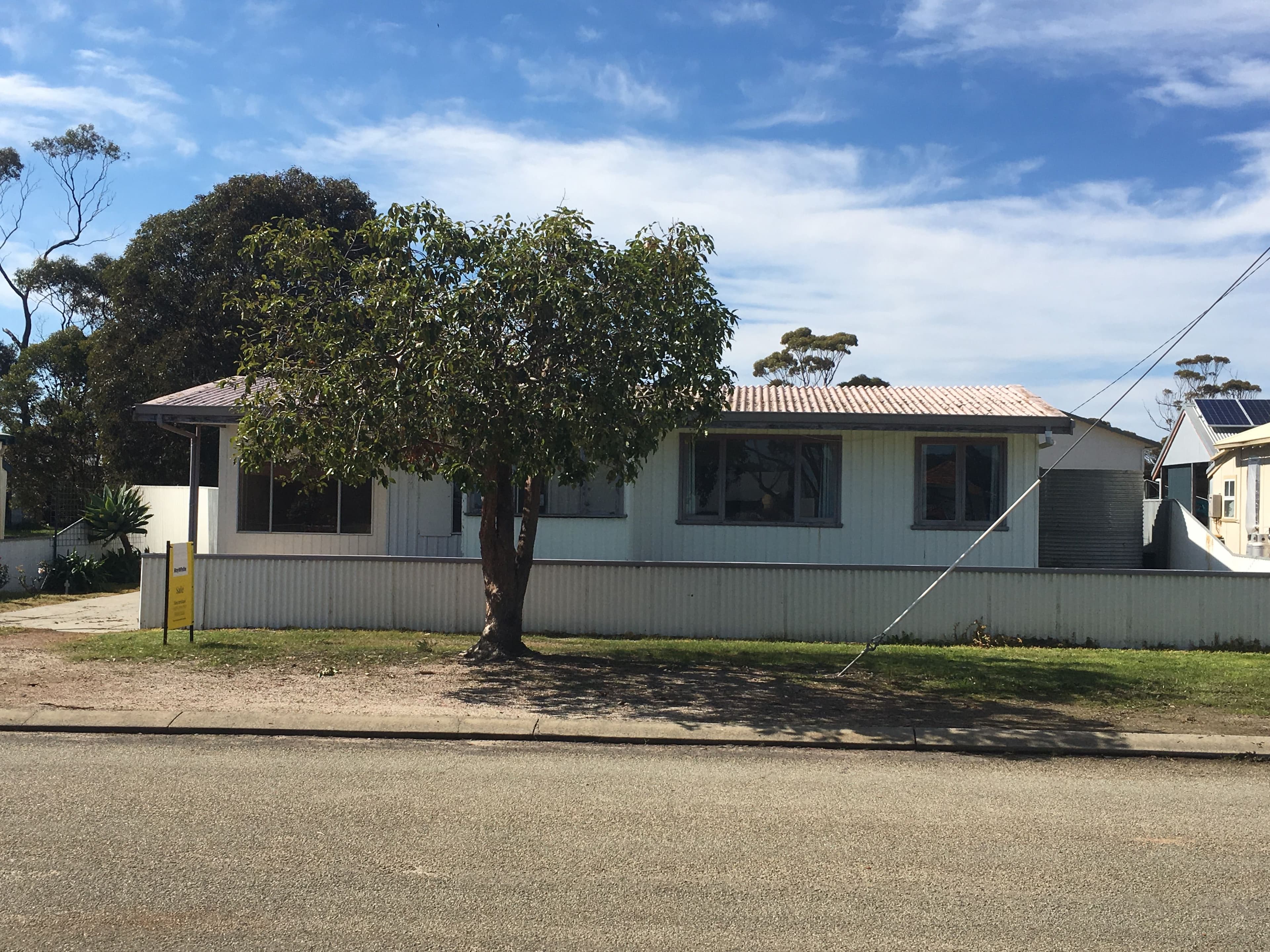 10 Lamont Street, Ongerup WA 6336, Ongerup - Image 1