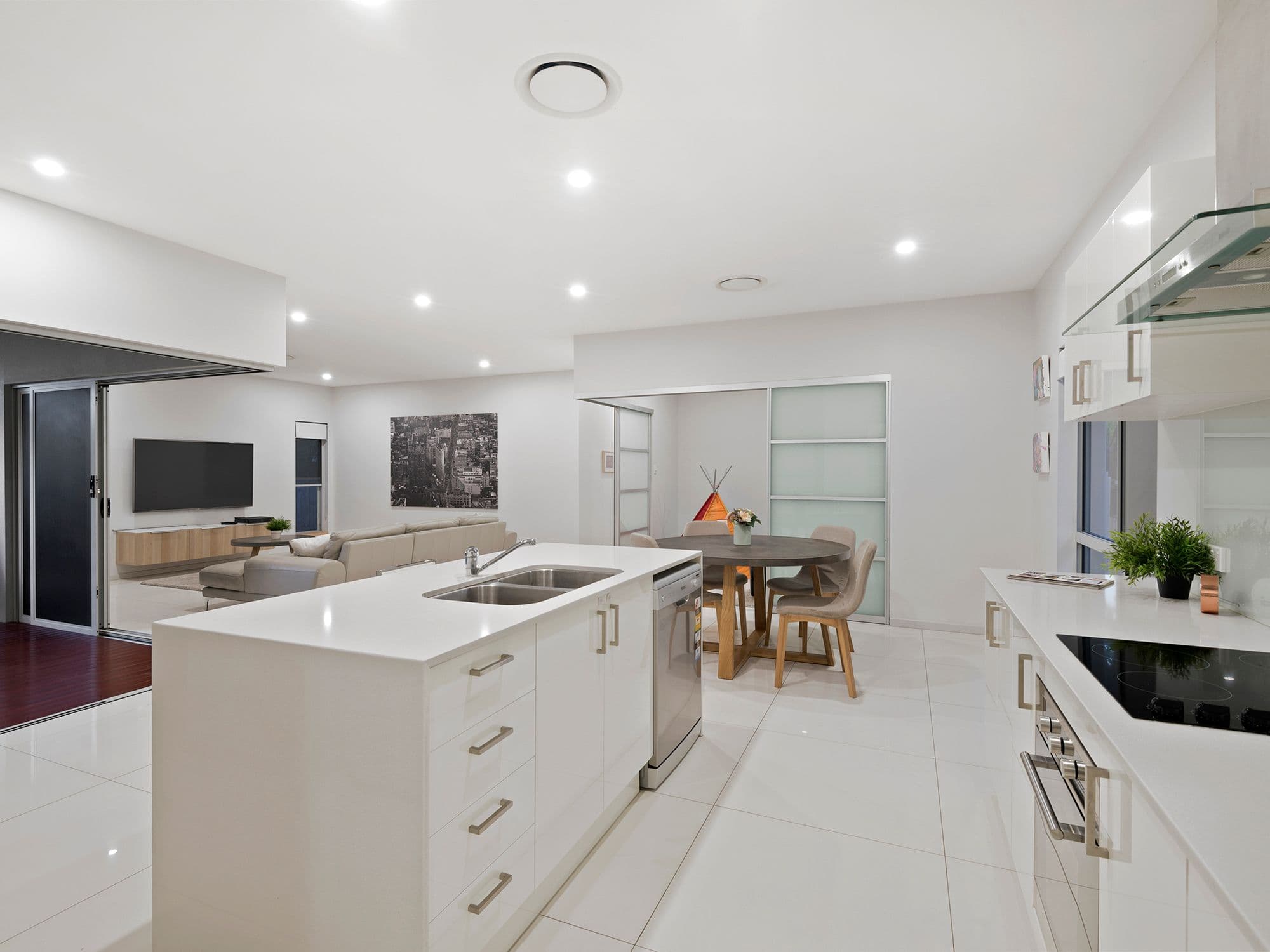 4 Woodgate Street, Oxley QLD 4075, Oxley - Image 1